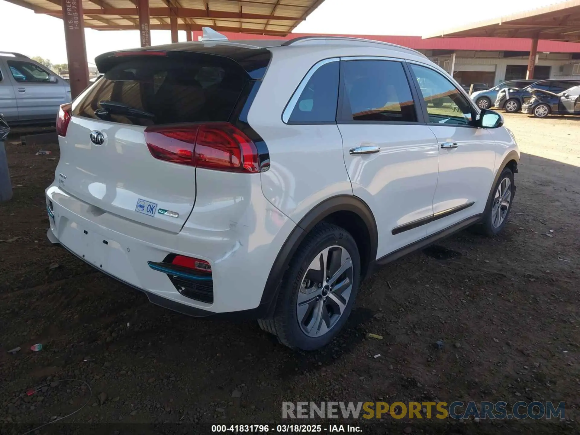 4 Photograph of a damaged car KNDCE3LG2L5072673 KIA NIRO EV 2020