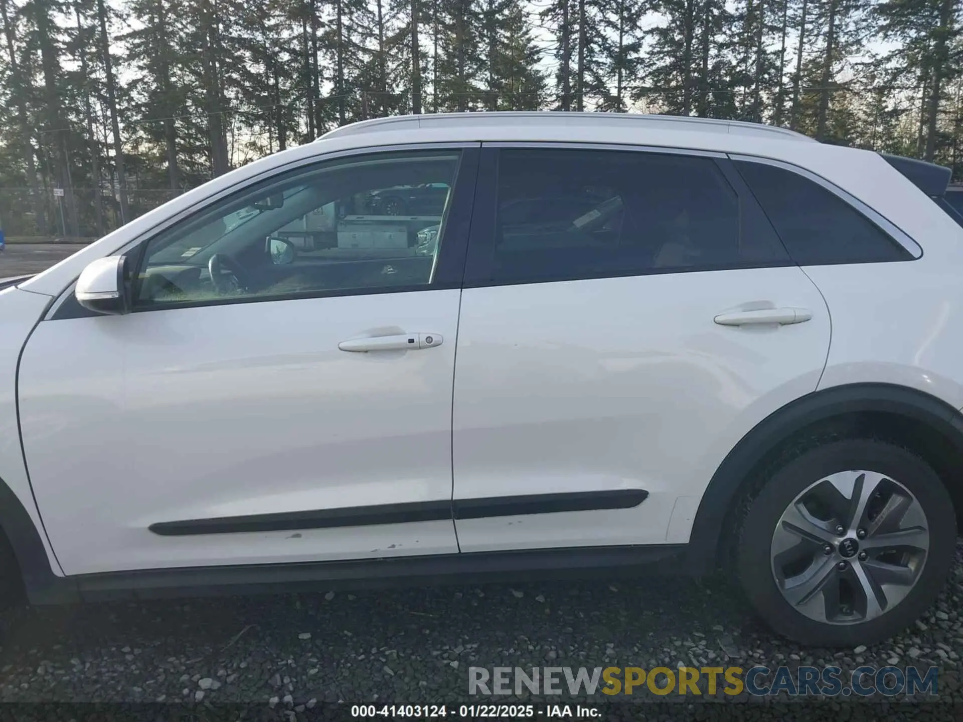 14 Photograph of a damaged car KNDCE3LG3L5036443 KIA NIRO EV 2020
