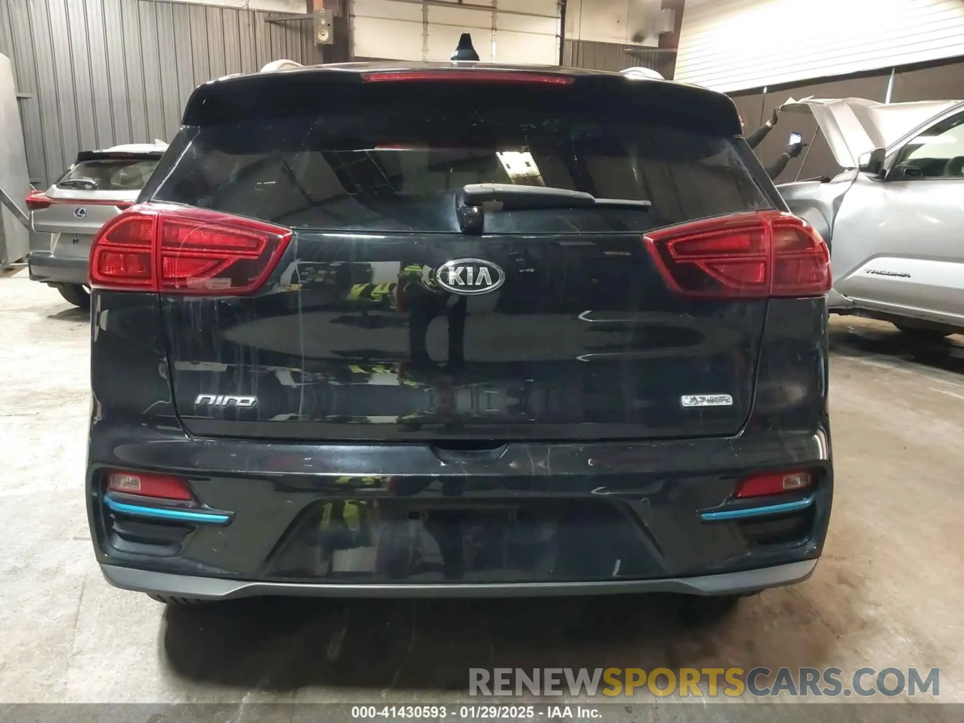 16 Photograph of a damaged car KNDCE3LG3L5073735 KIA NIRO EV 2020