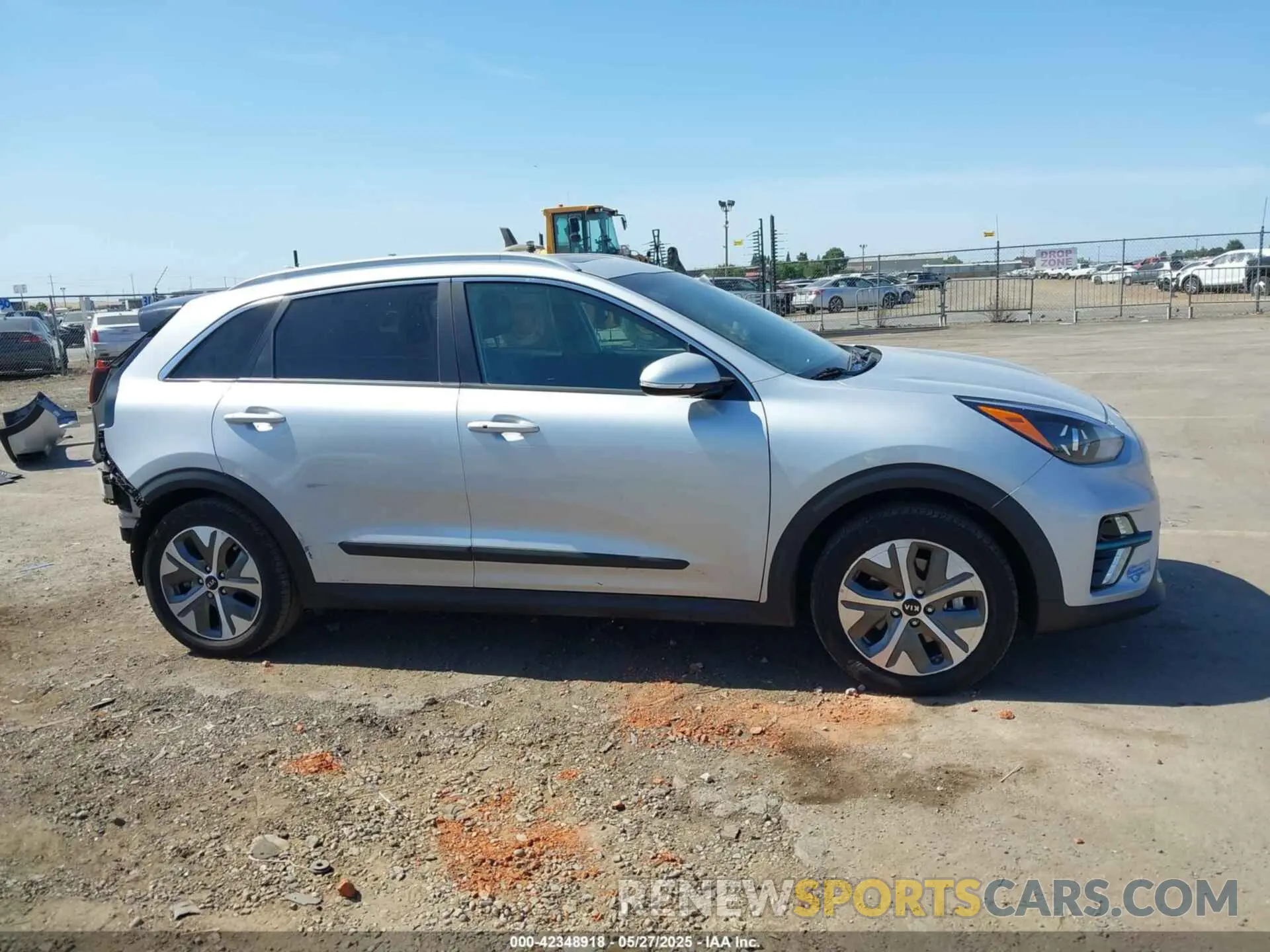 14 Photograph of a damaged car KNDCE3LG8L5048717 KIA NIRO EV 2020