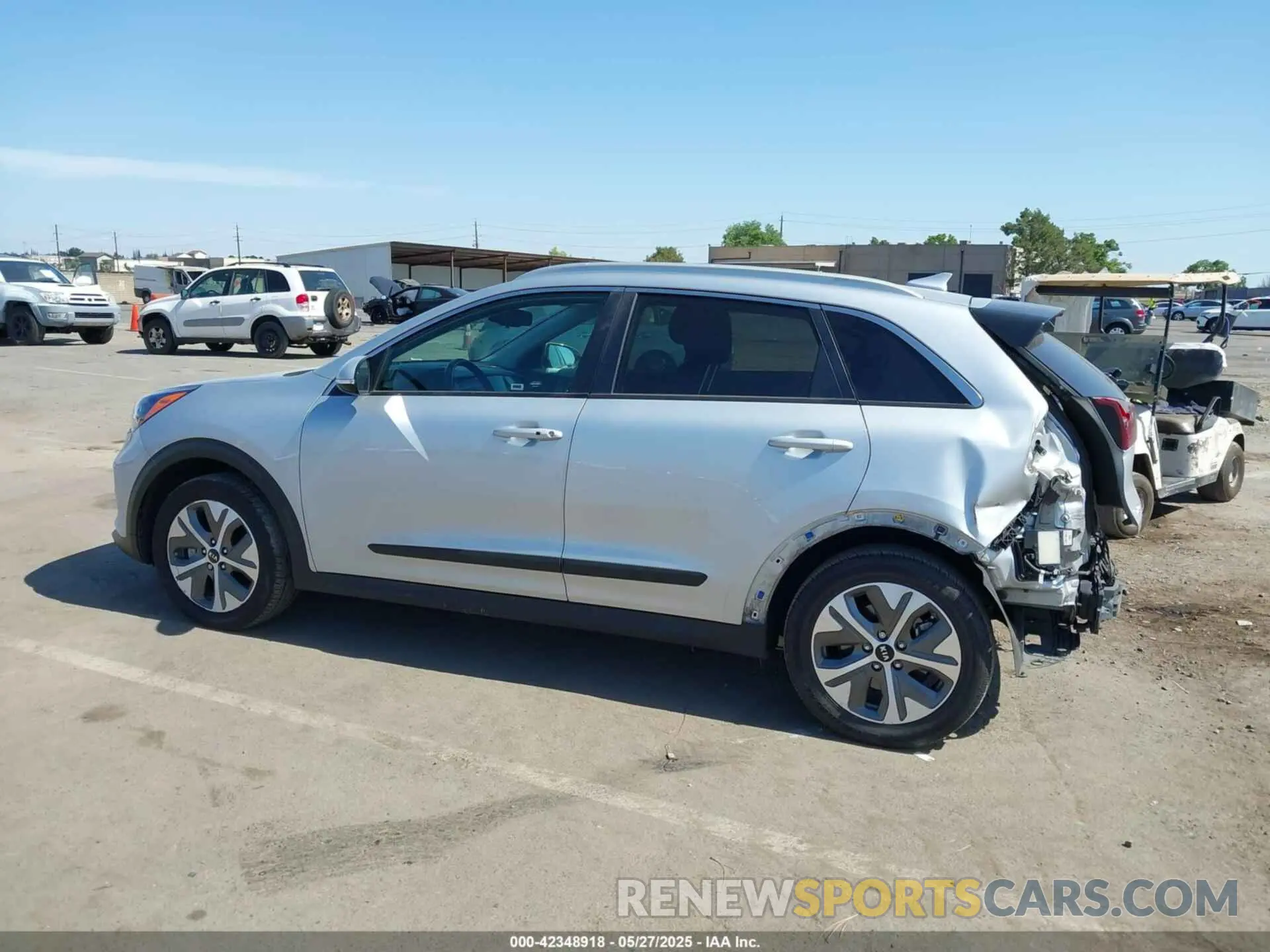 15 Photograph of a damaged car KNDCE3LG8L5048717 KIA NIRO EV 2020