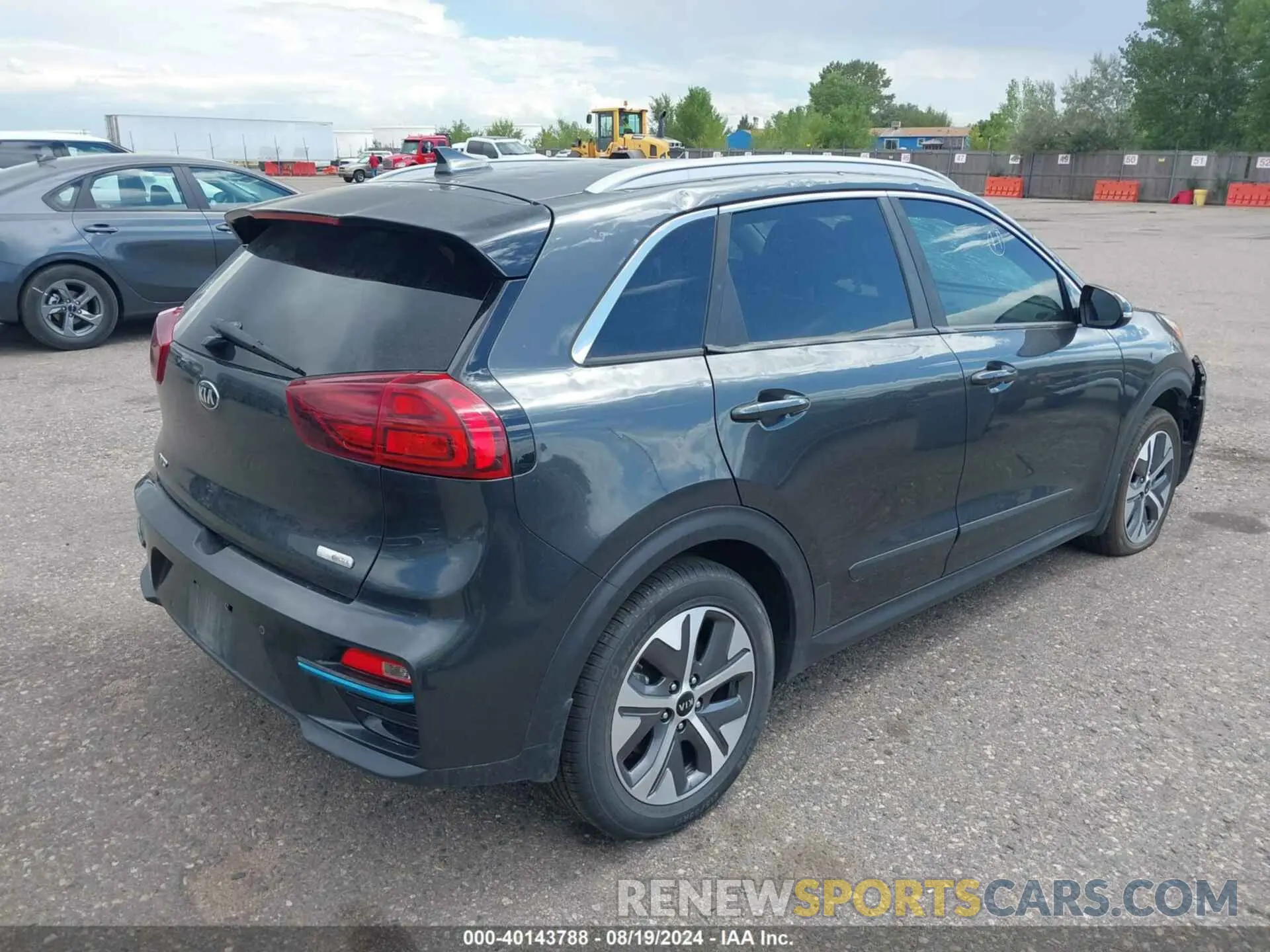 4 Photograph of a damaged car KNDCE3LG9L5071276 KIA NIRO EV 2020