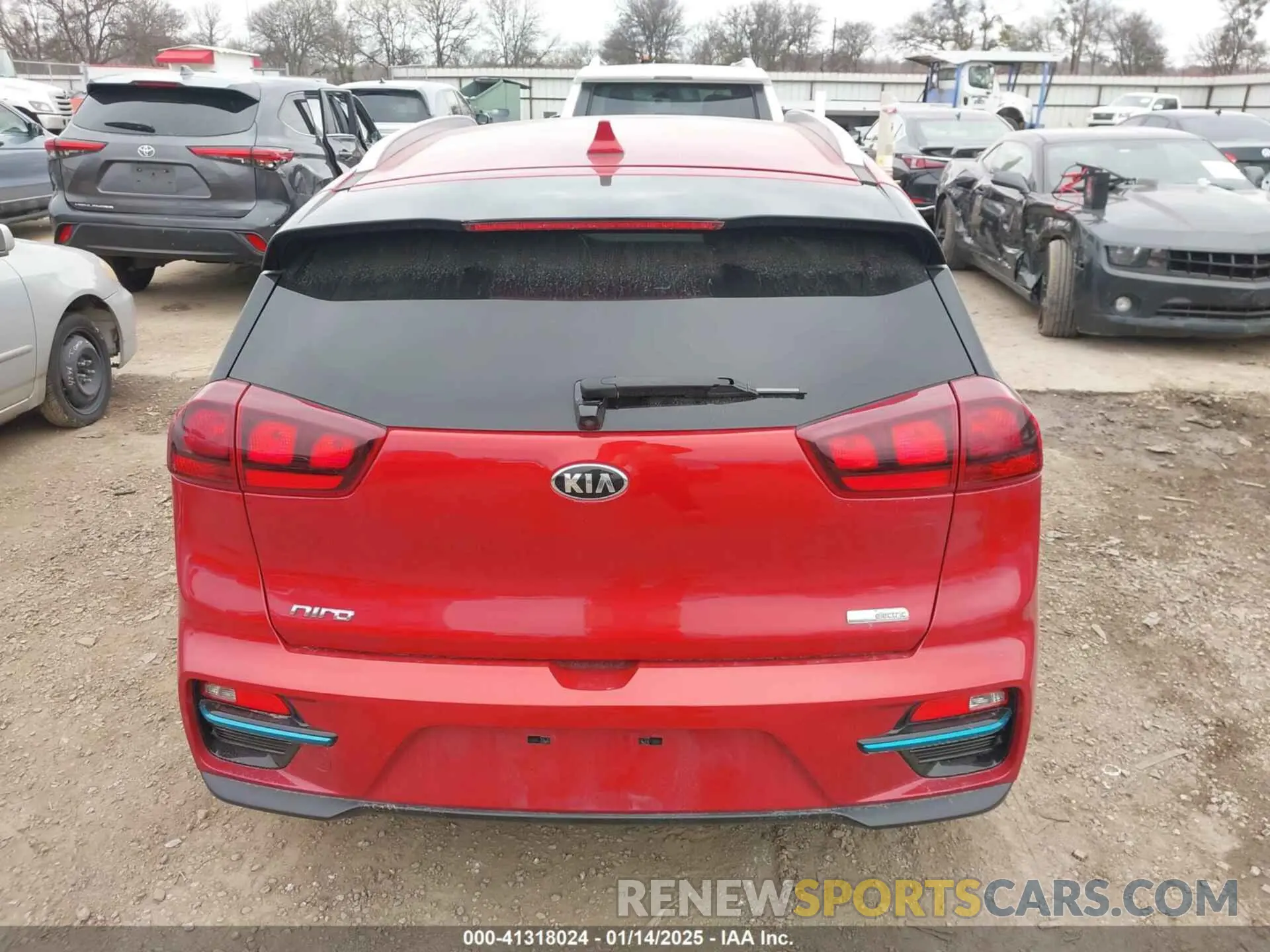 17 Photograph of a damaged car KNDCC3LG4M5088090 KIA NIRO EV 2021