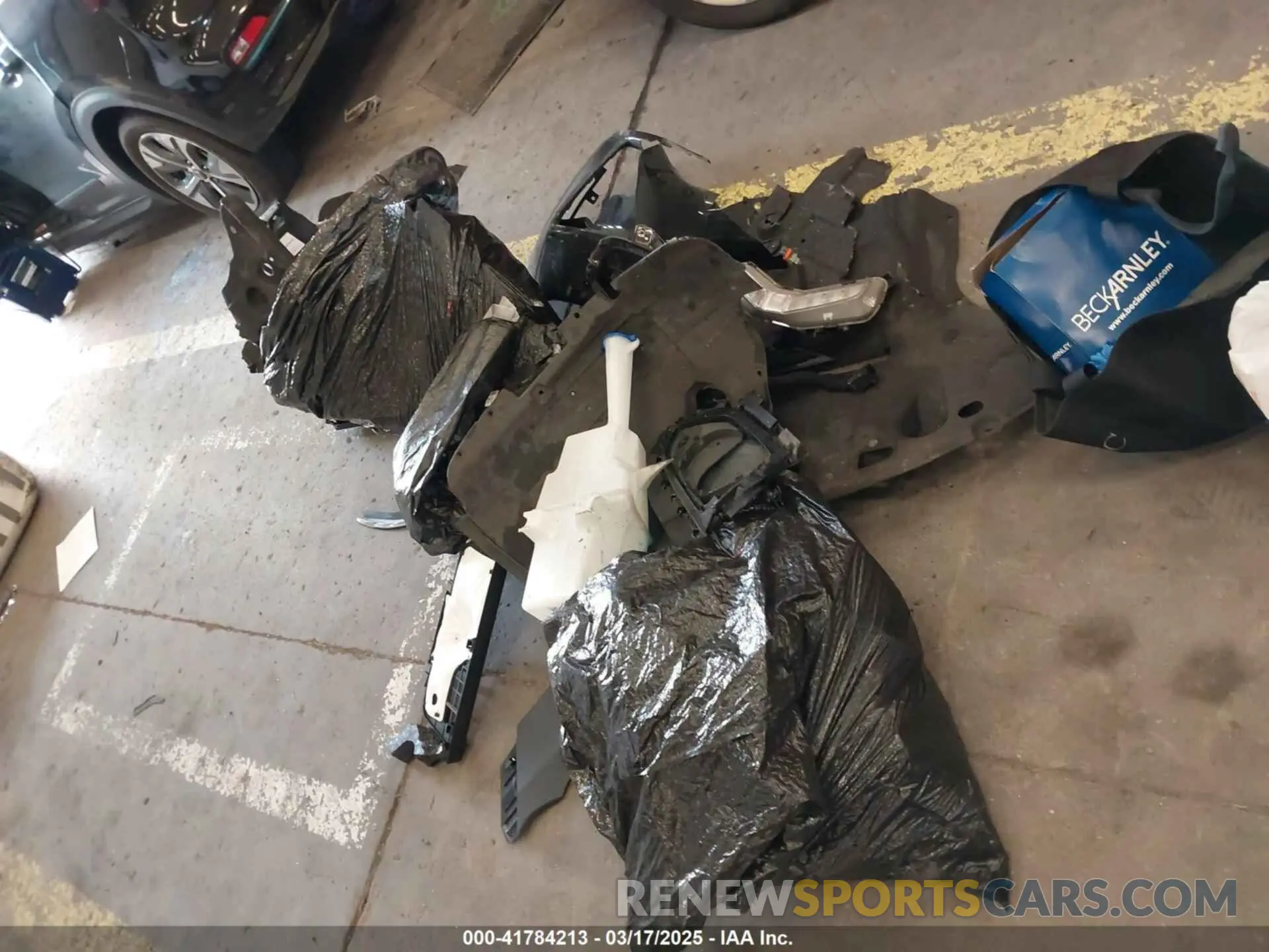 11 Photograph of a damaged car KNDCC3LG7M5098807 KIA NIRO EV 2021
