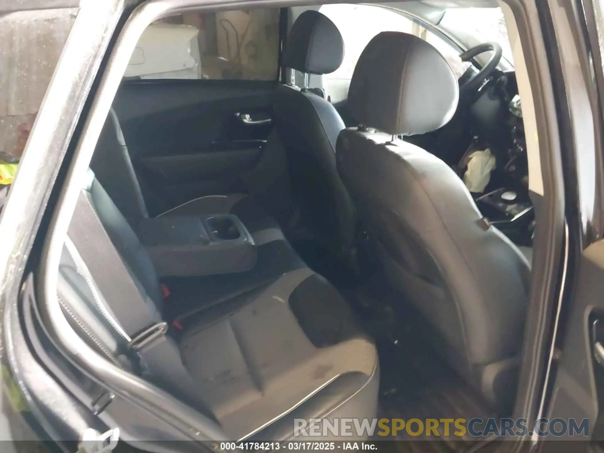 8 Photograph of a damaged car KNDCC3LG7M5098807 KIA NIRO EV 2021
