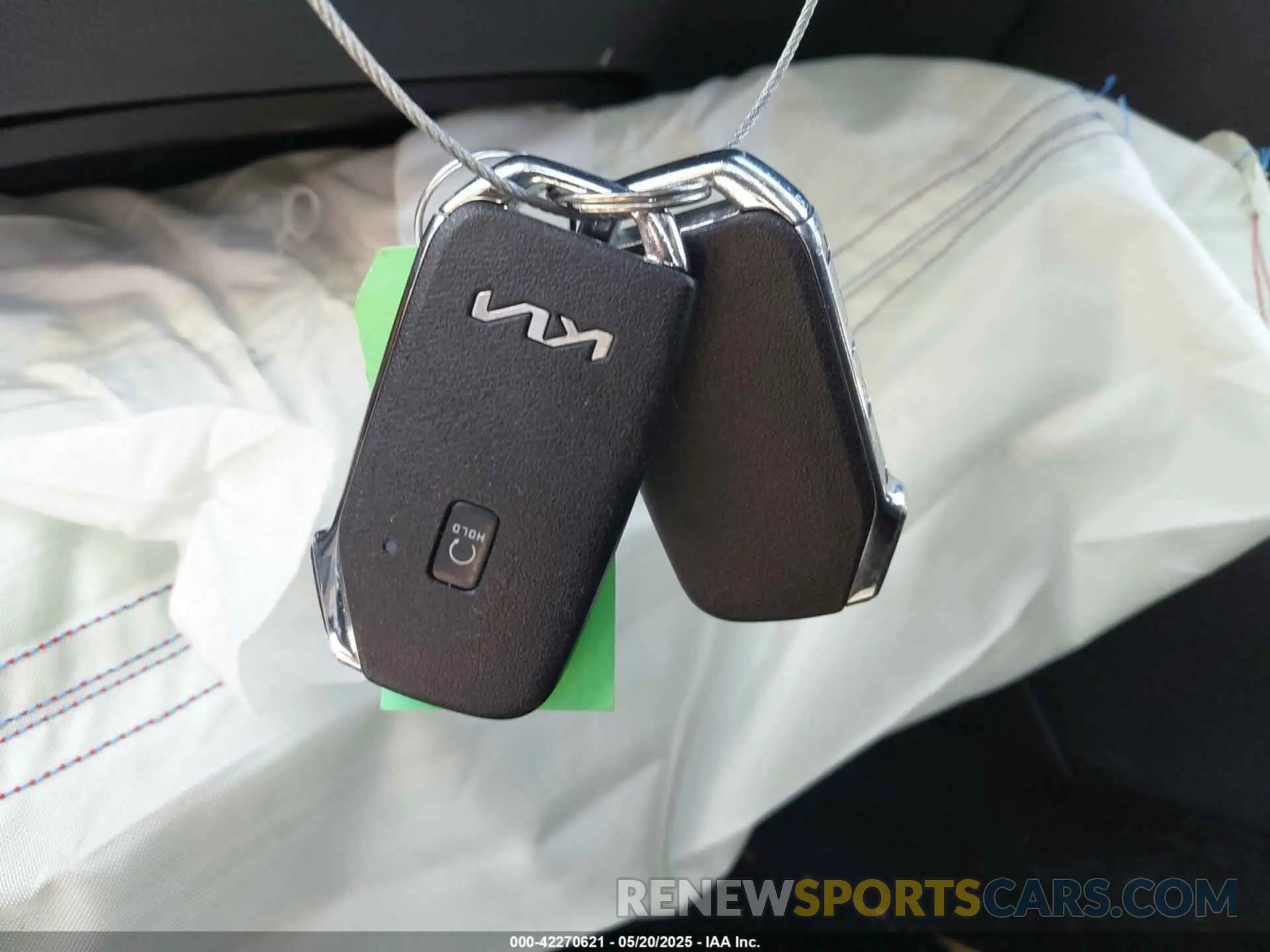 11 Photograph of a damaged car KNDCC3LG0N5121880 KIA NIRO EV 2022