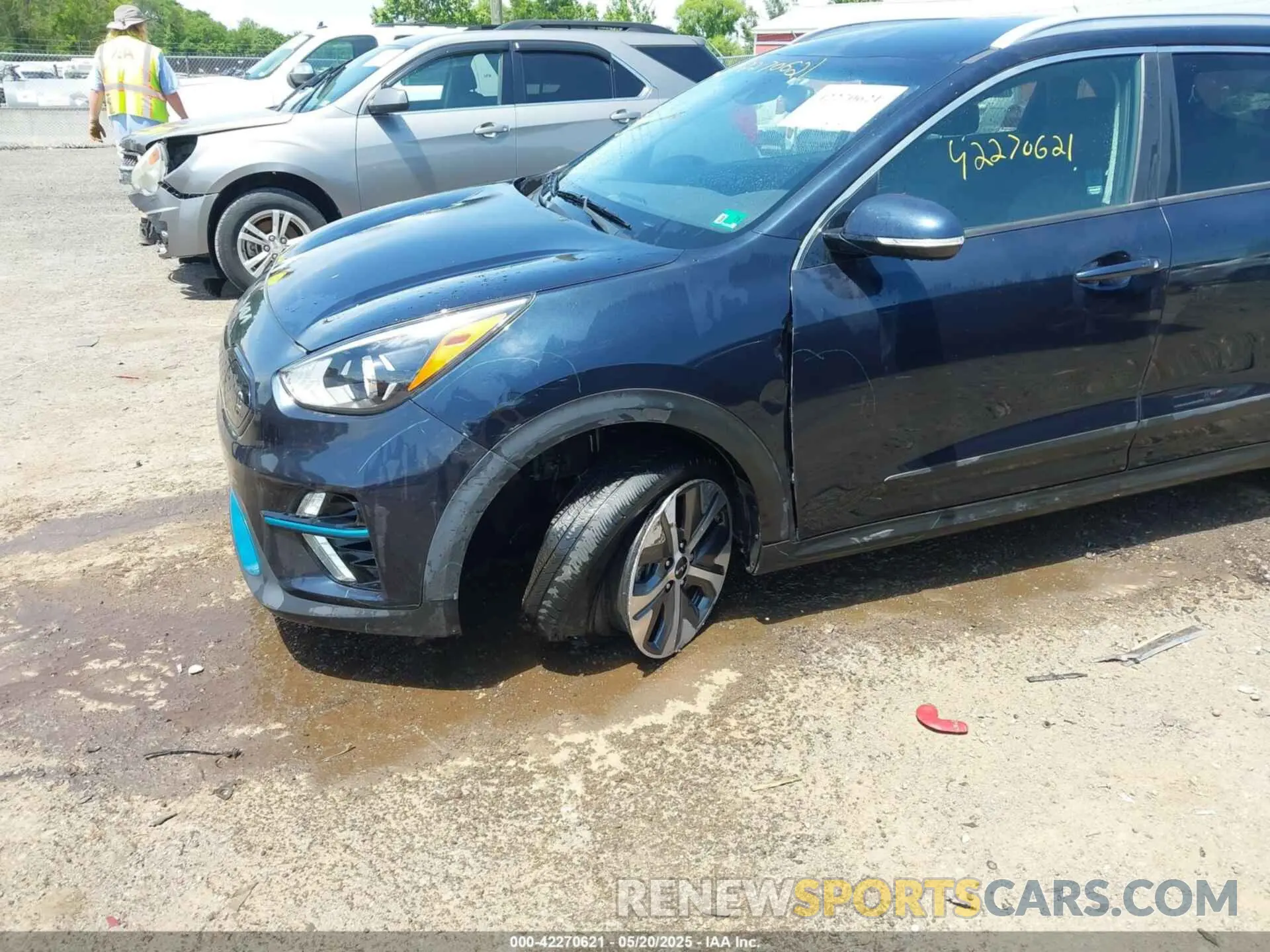 6 Photograph of a damaged car KNDCC3LG0N5121880 KIA NIRO EV 2022