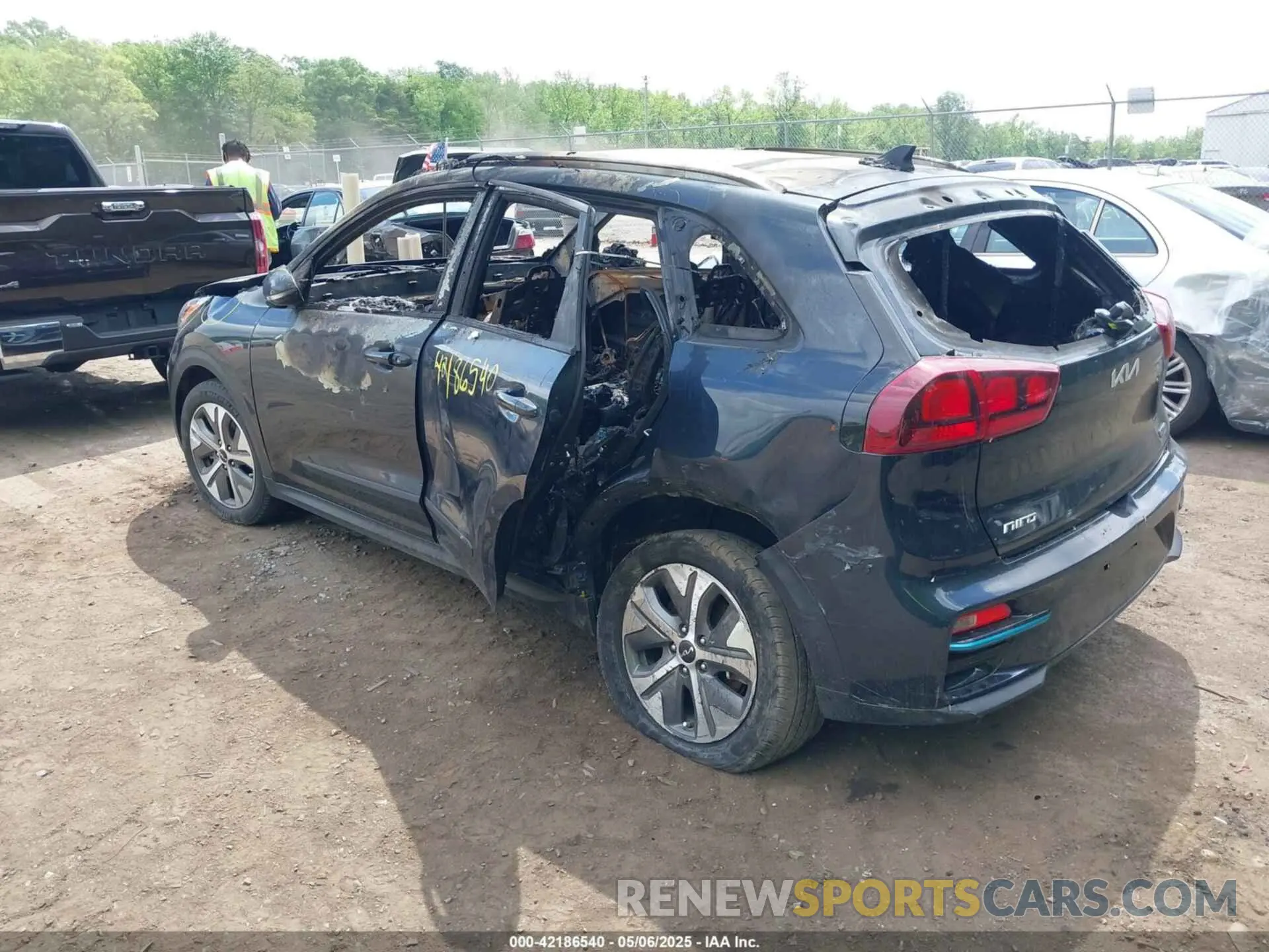 3 Photograph of a damaged car KNDCC3LG0N5132149 KIA NIRO EV 2022