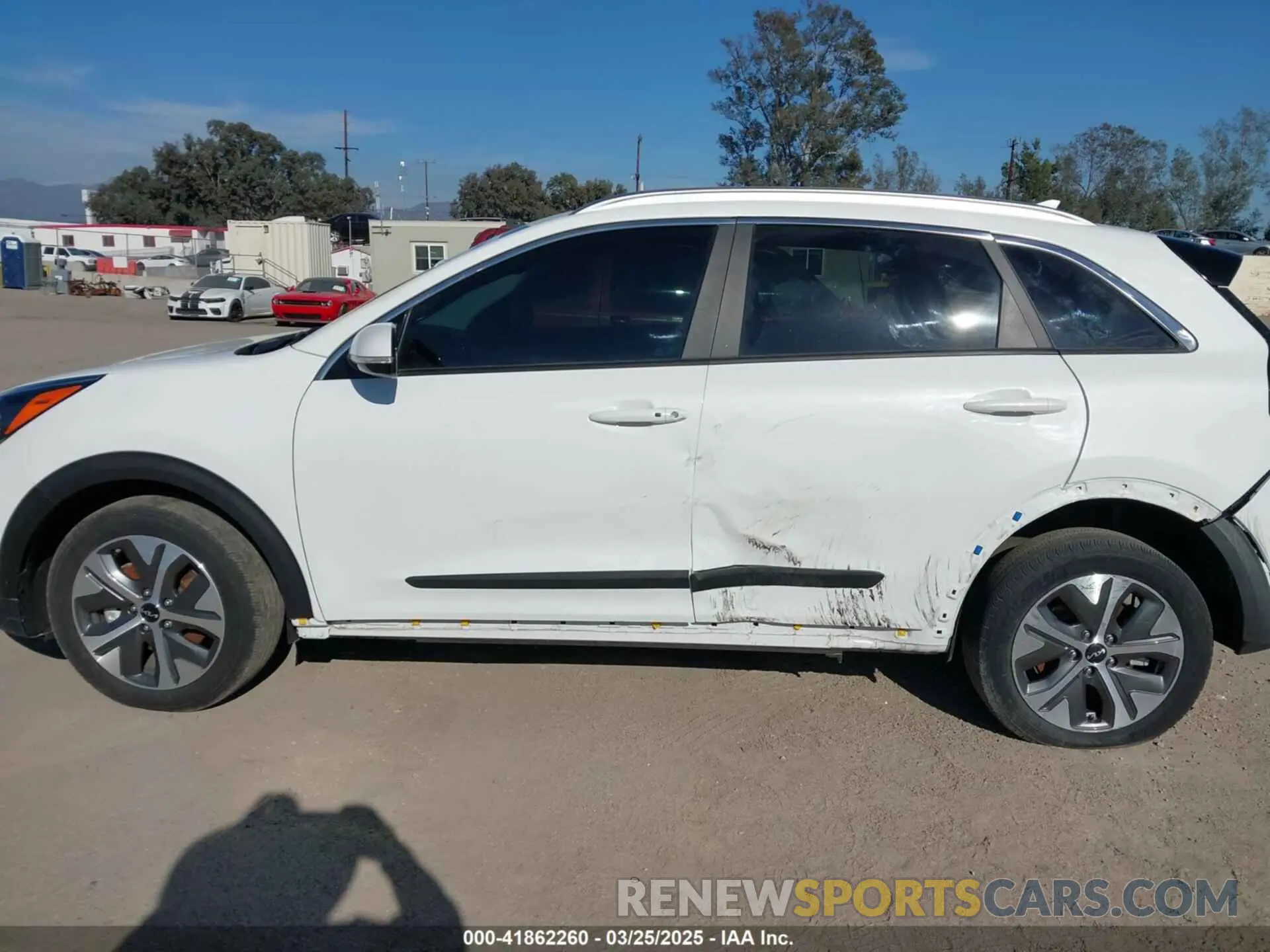 14 Photograph of a damaged car KNDCC3LG1N5160736 KIA NIRO EV 2022