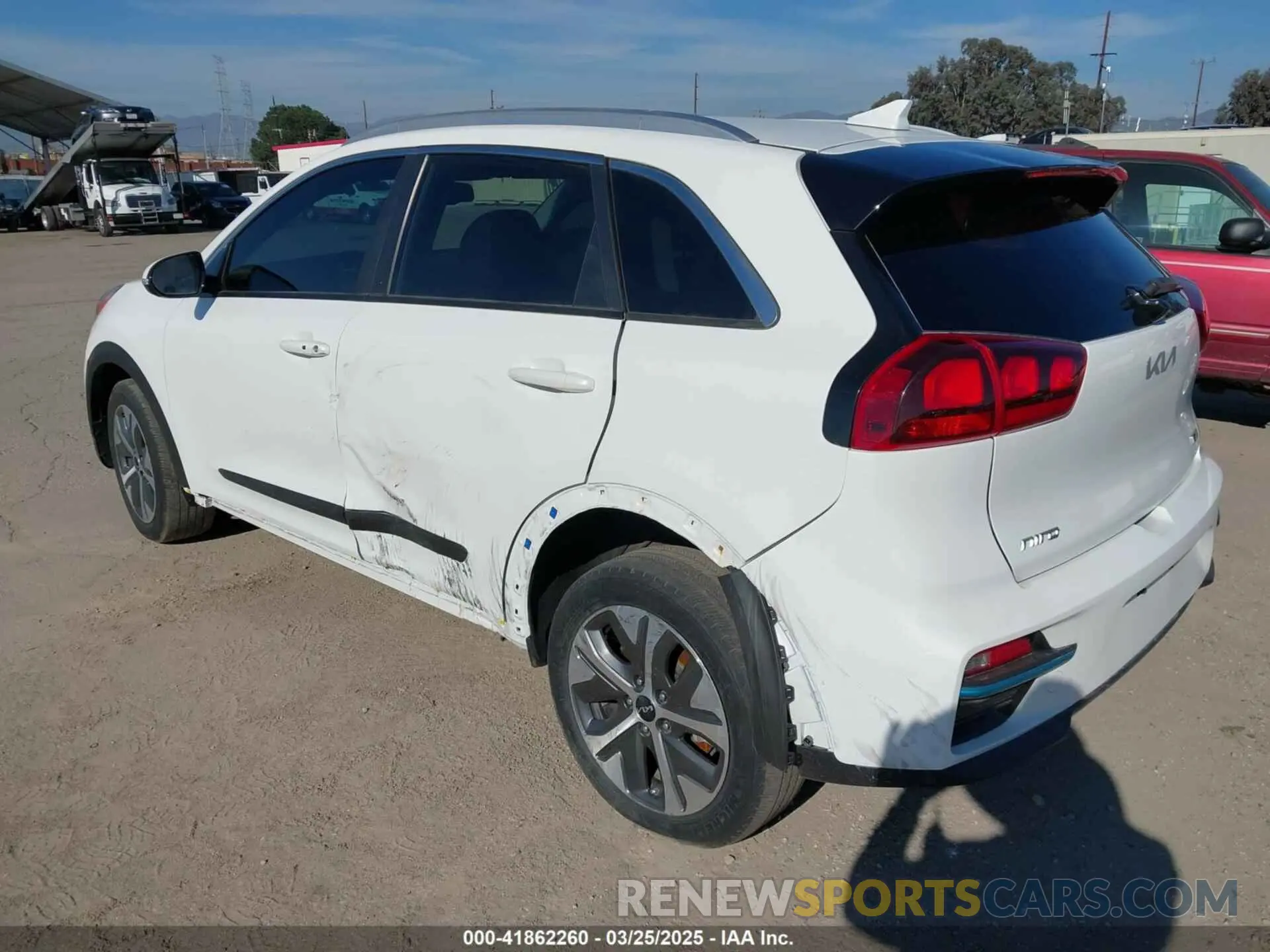 3 Photograph of a damaged car KNDCC3LG1N5160736 KIA NIRO EV 2022