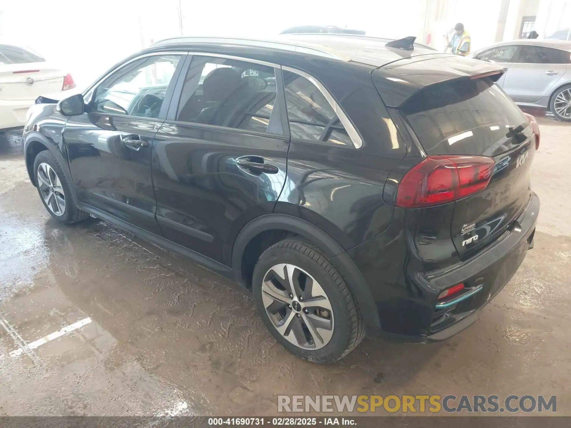 3 Photograph of a damaged car KNDCC3LG3N5116754 KIA NIRO EV 2022