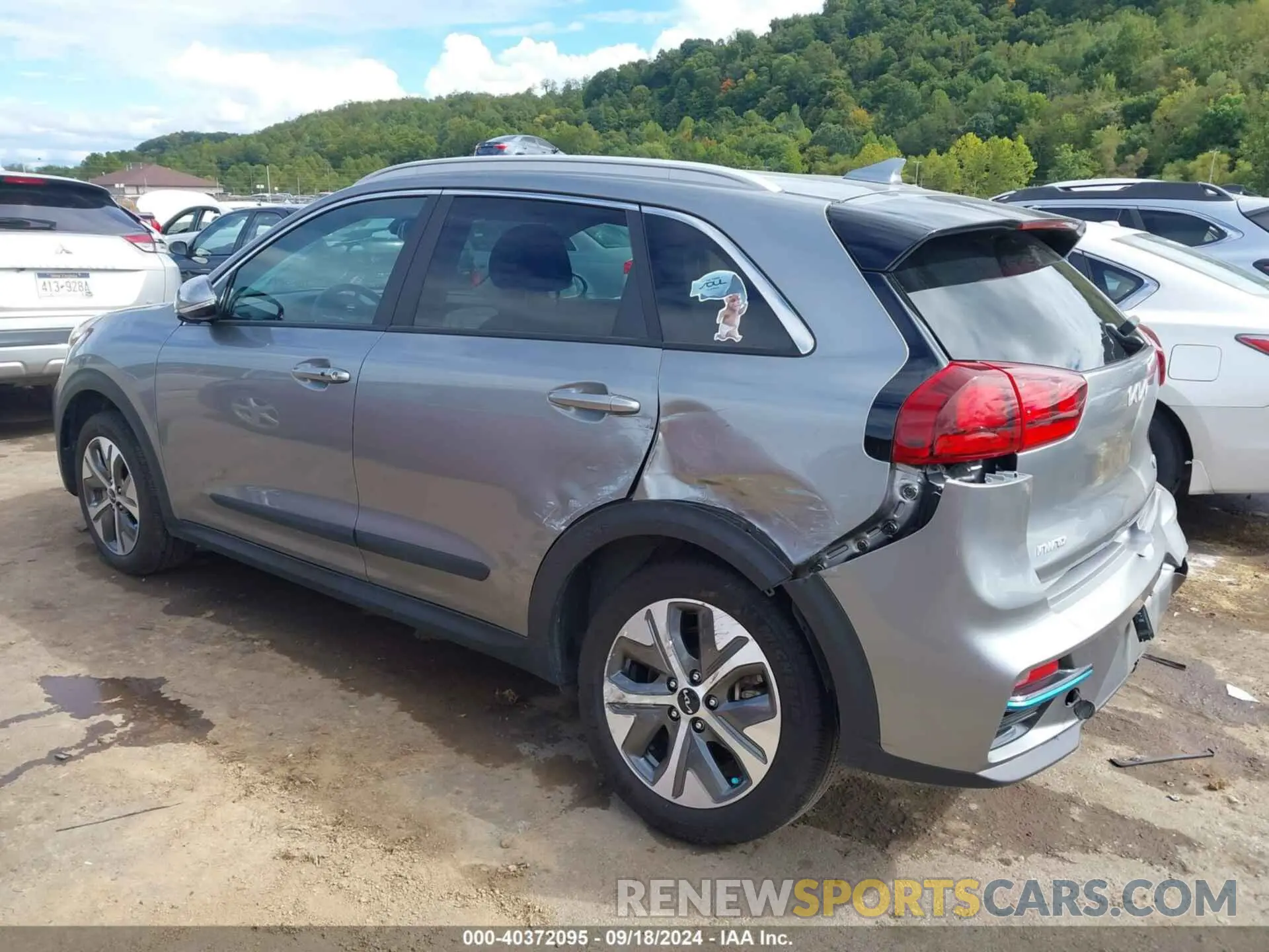 3 Photograph of a damaged car KNDCC3LG6N5140918 KIA NIRO EV 2022