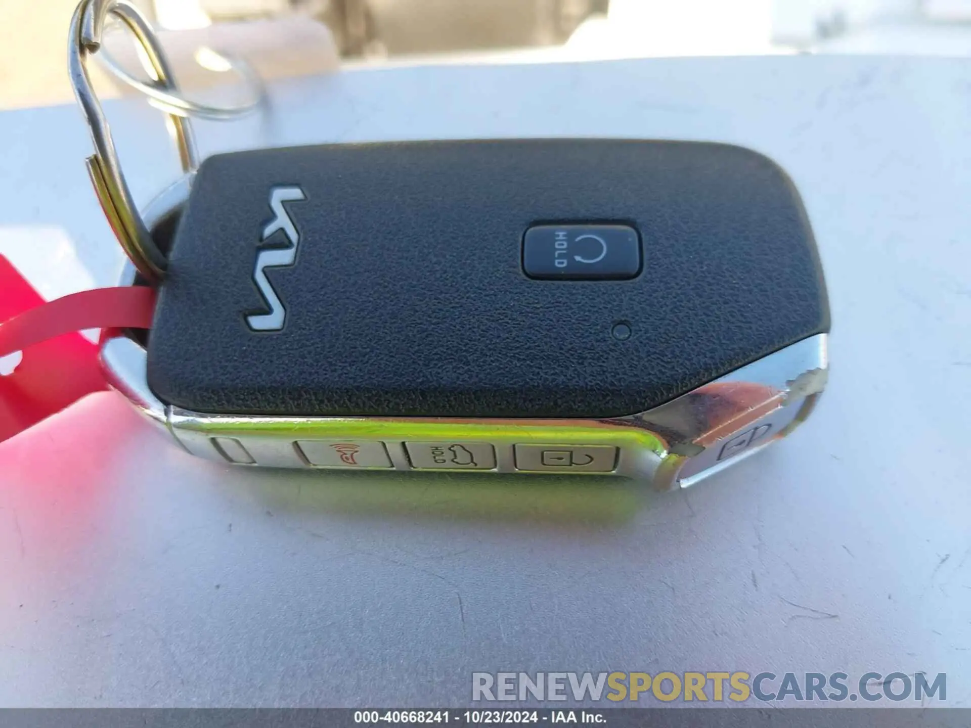 11 Photograph of a damaged car KNDCC3LG8N5160250 KIA NIRO EV 2022