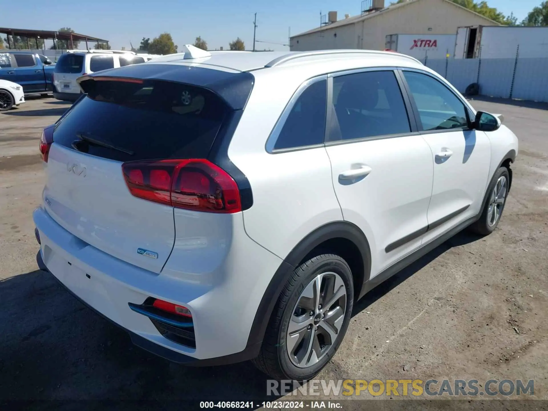 4 Photograph of a damaged car KNDCC3LG8N5160250 KIA NIRO EV 2022