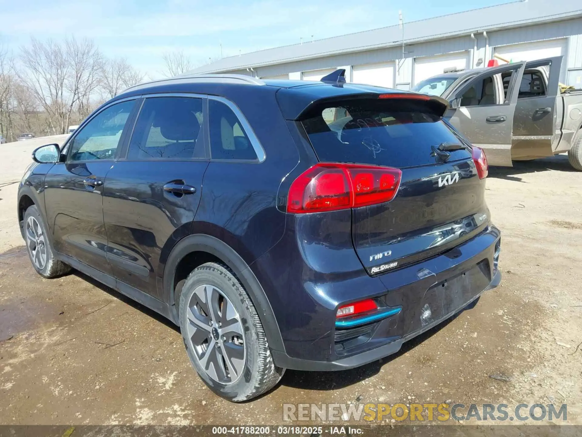 3 Photograph of a damaged car KNDCC3LG9N5115995 KIA NIRO EV 2022