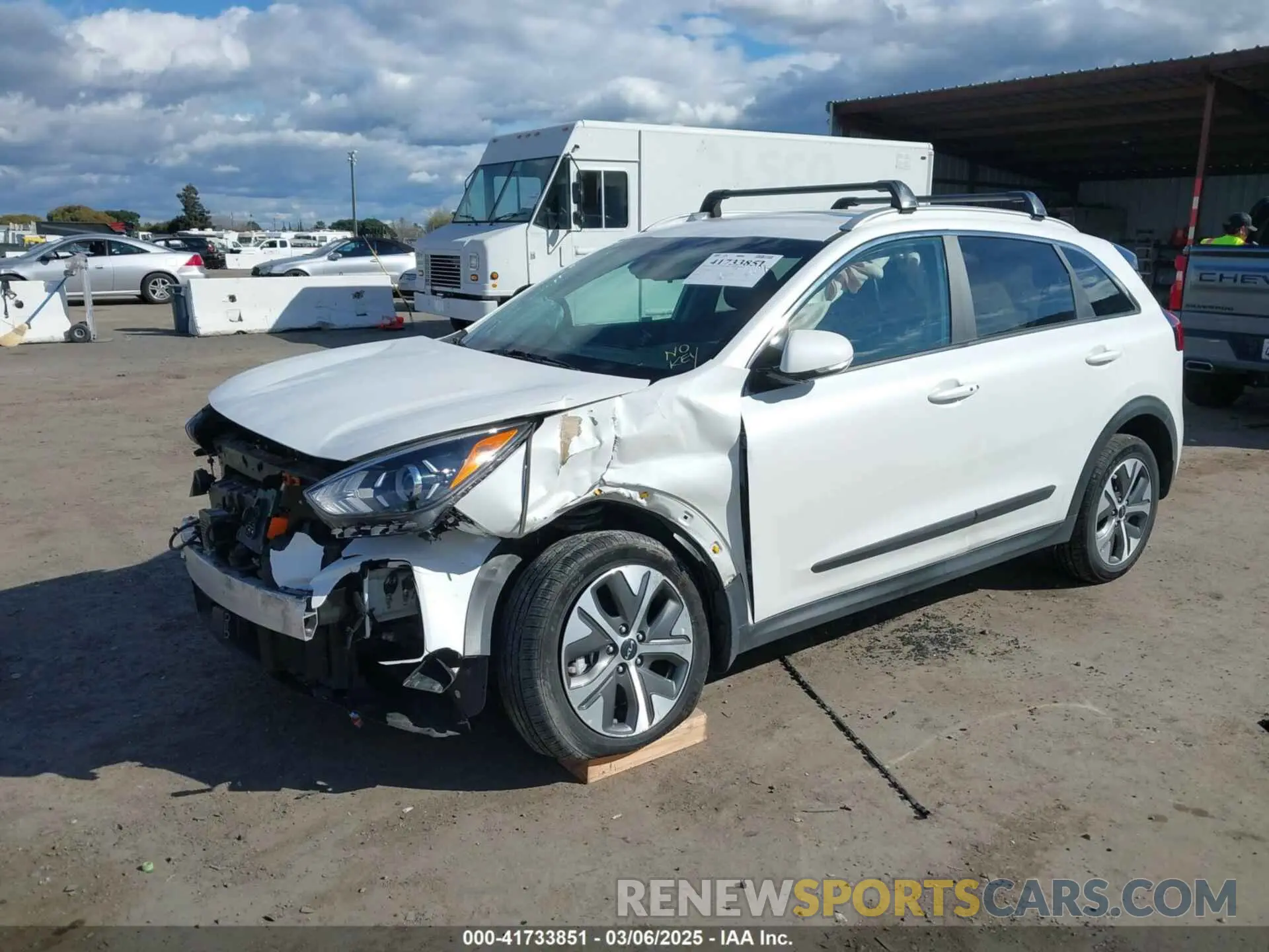 6 Photograph of a damaged car KNDCC3LGXN5142929 KIA NIRO EV 2022