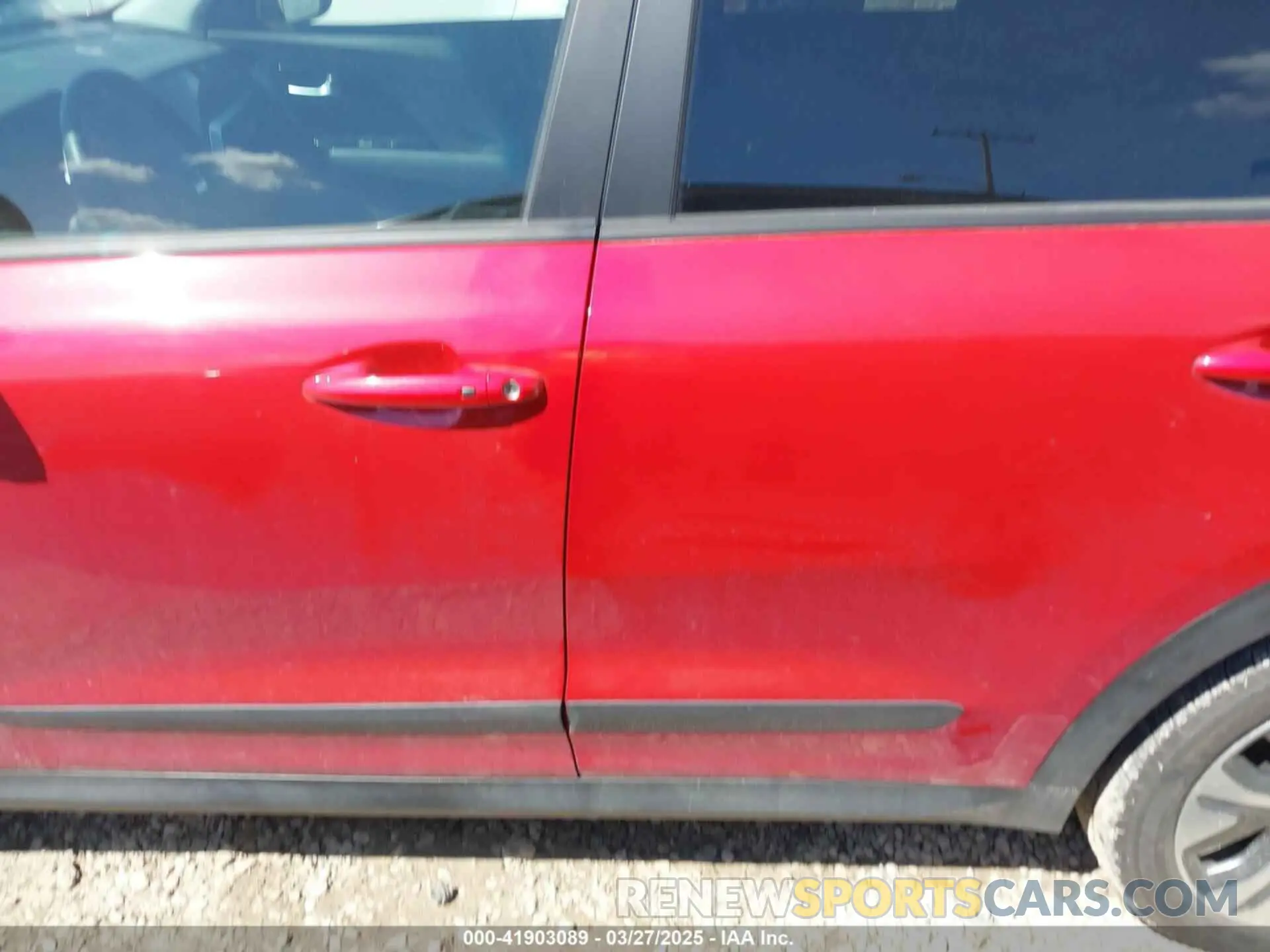 14 Photograph of a damaged car KNDCE3LG5N5146588 KIA NIRO EV 2022