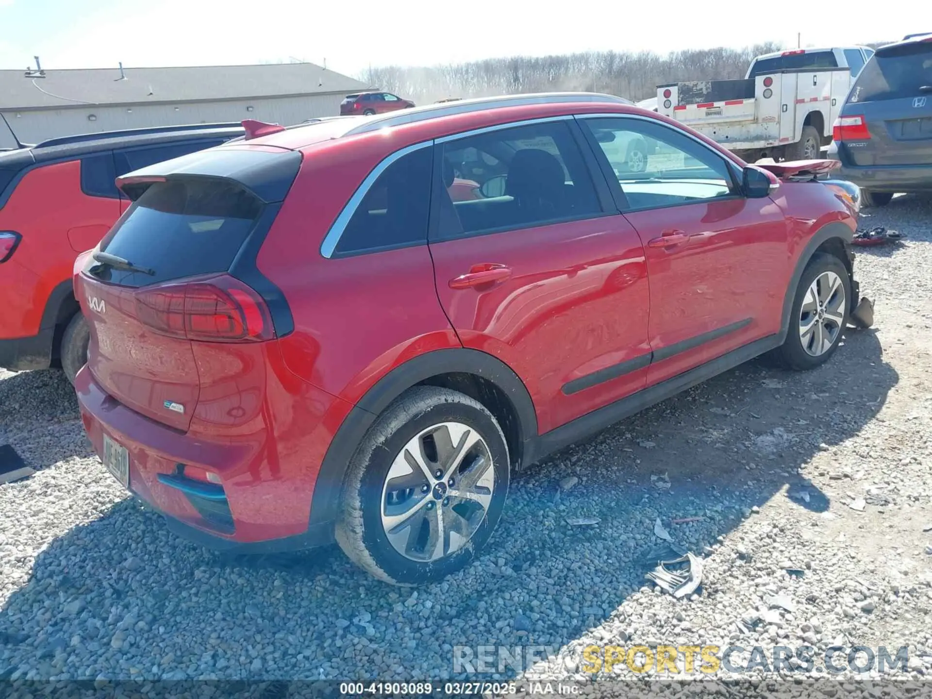 4 Photograph of a damaged car KNDCE3LG5N5146588 KIA NIRO EV 2022