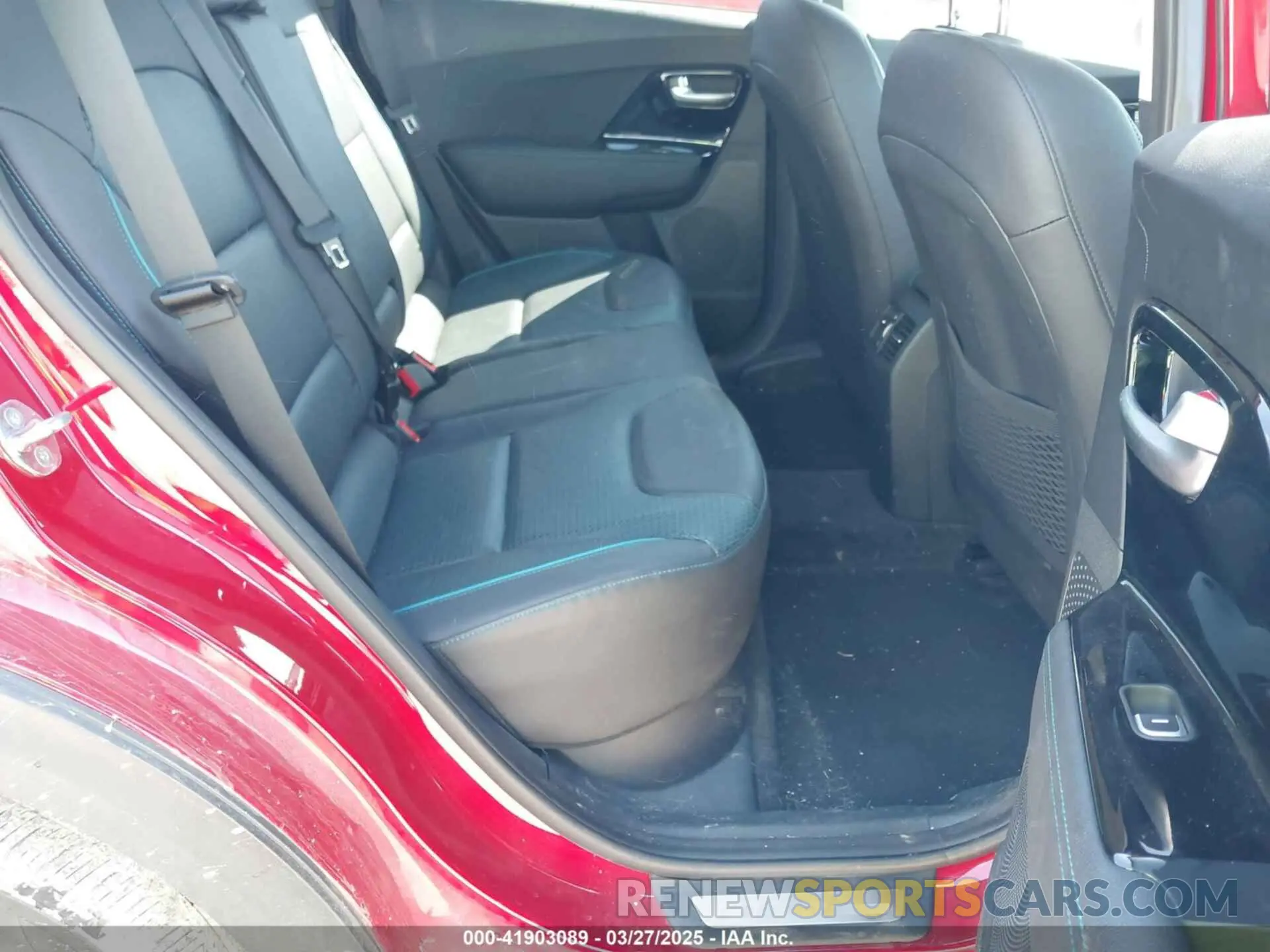 8 Photograph of a damaged car KNDCE3LG5N5146588 KIA NIRO EV 2022