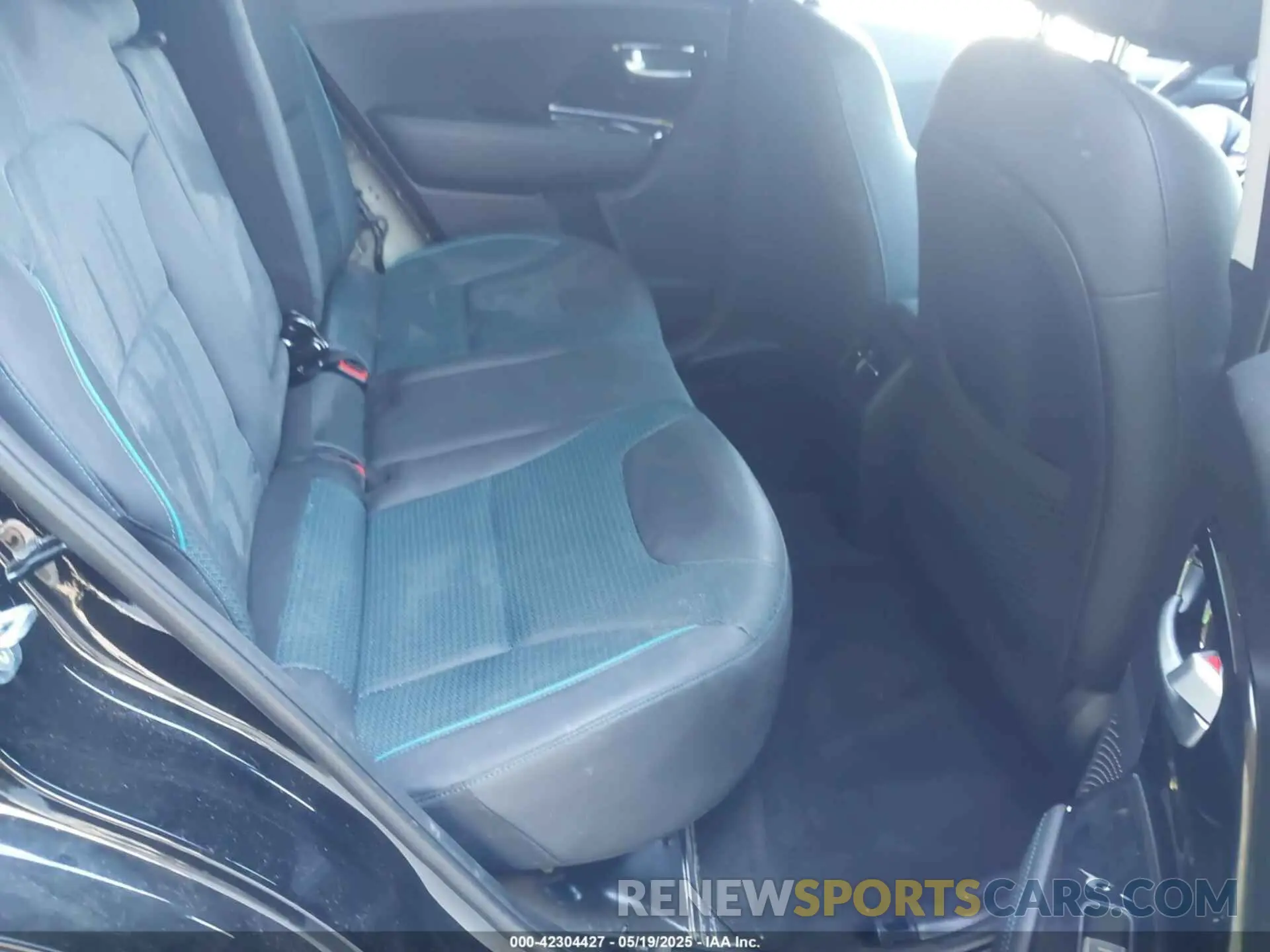 8 Photograph of a damaged car KNDCE3LG8N5134984 KIA NIRO EV 2022