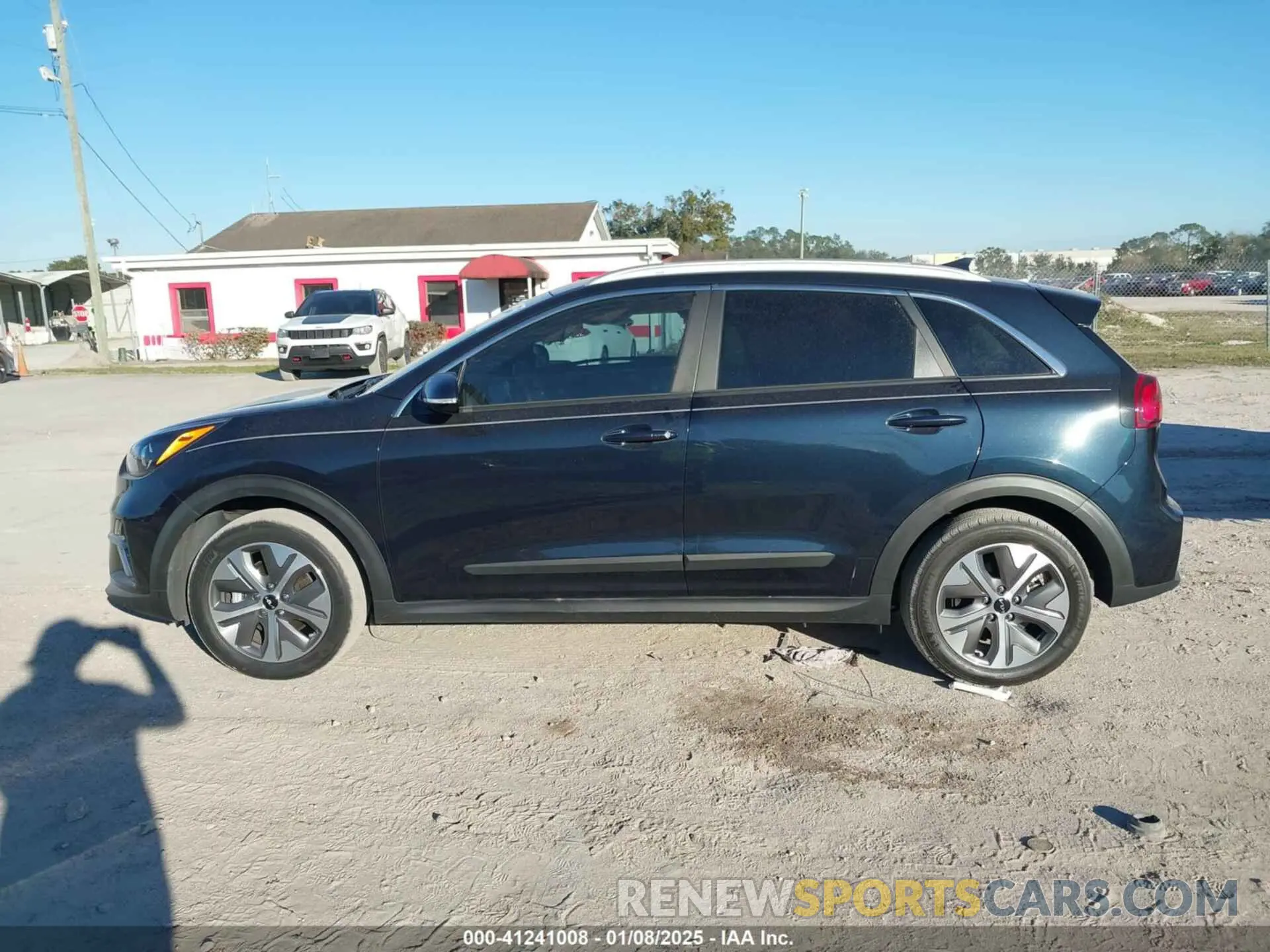 14 Photograph of a damaged car KNDCE3LG9N5123413 KIA NIRO EV 2022