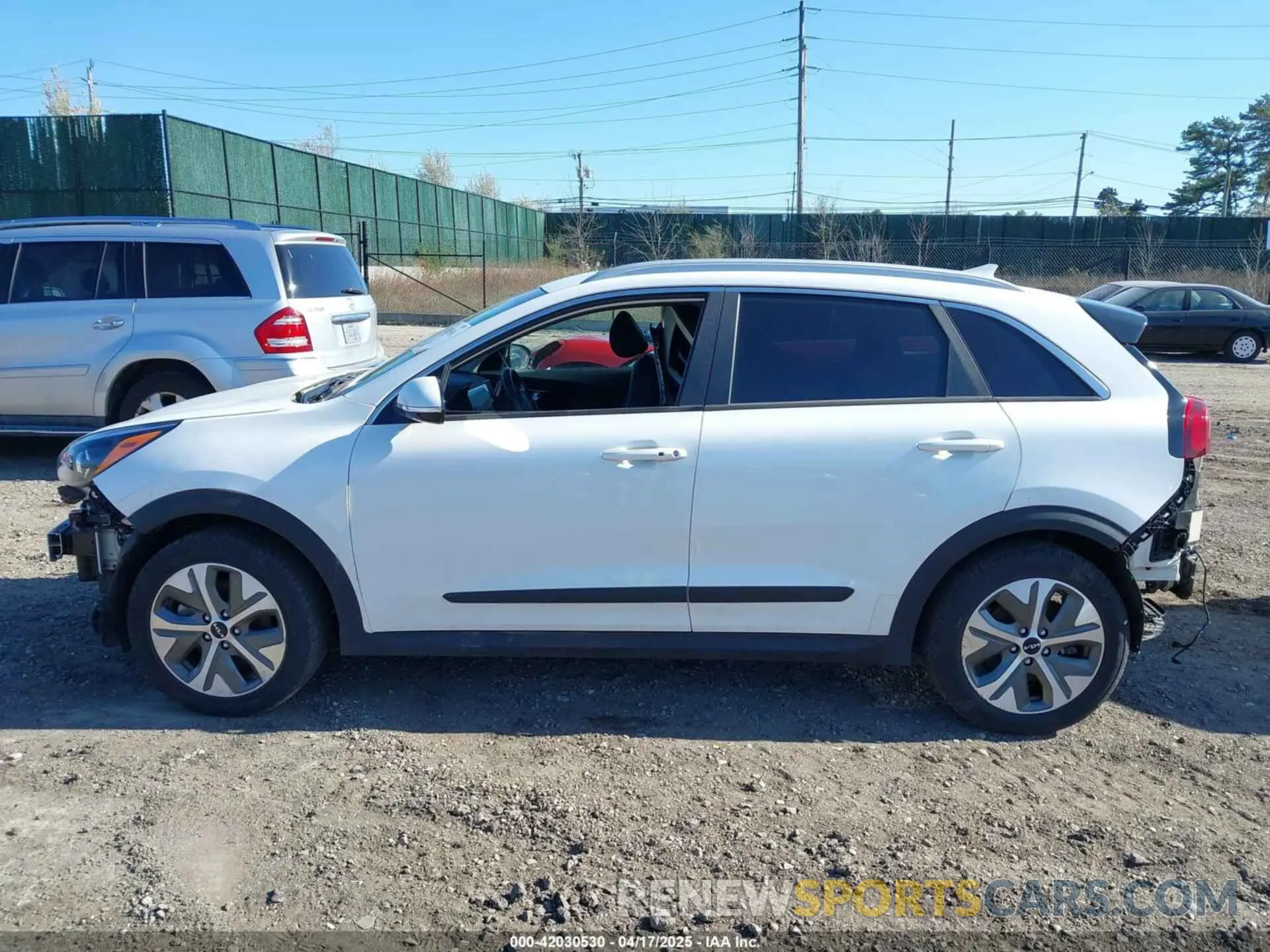 15 Photograph of a damaged car KNDCE3LG9N5146643 KIA NIRO EV 2022