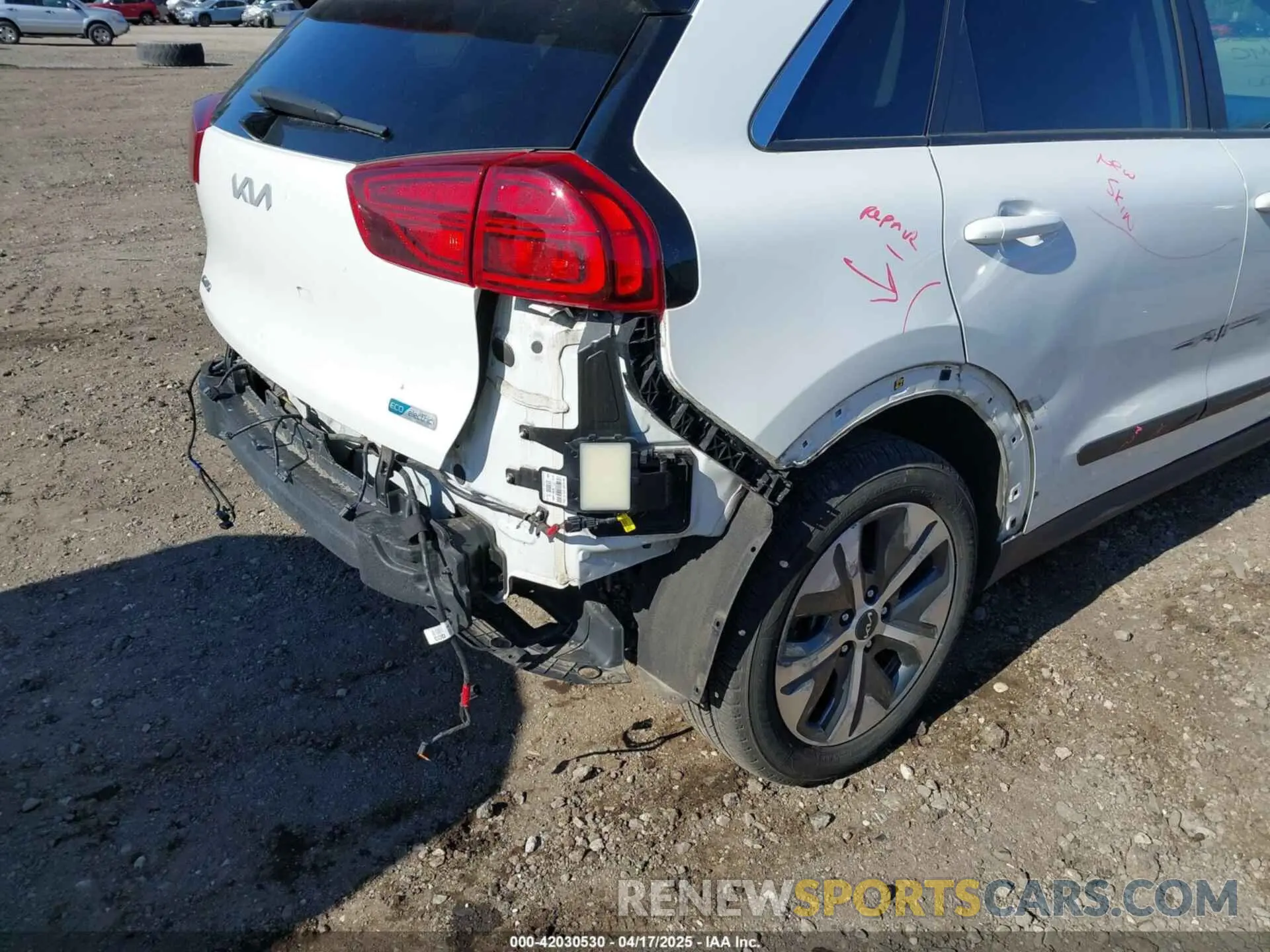 23 Photograph of a damaged car KNDCE3LG9N5146643 KIA NIRO EV 2022