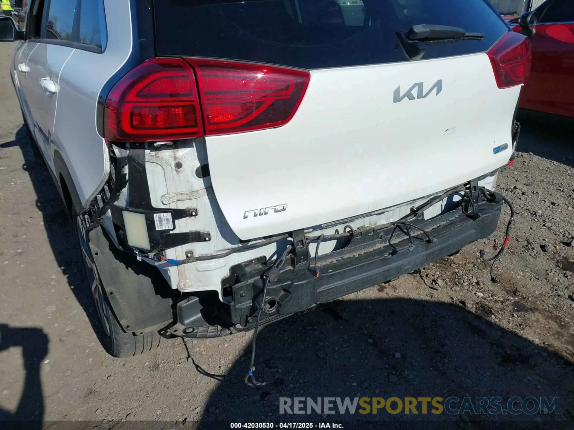 24 Photograph of a damaged car KNDCE3LG9N5146643 KIA NIRO EV 2022