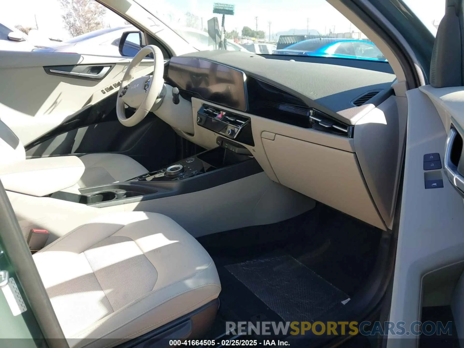 5 Photograph of a damaged car KNDCR3L14P5017664 KIA NIRO EV 2023