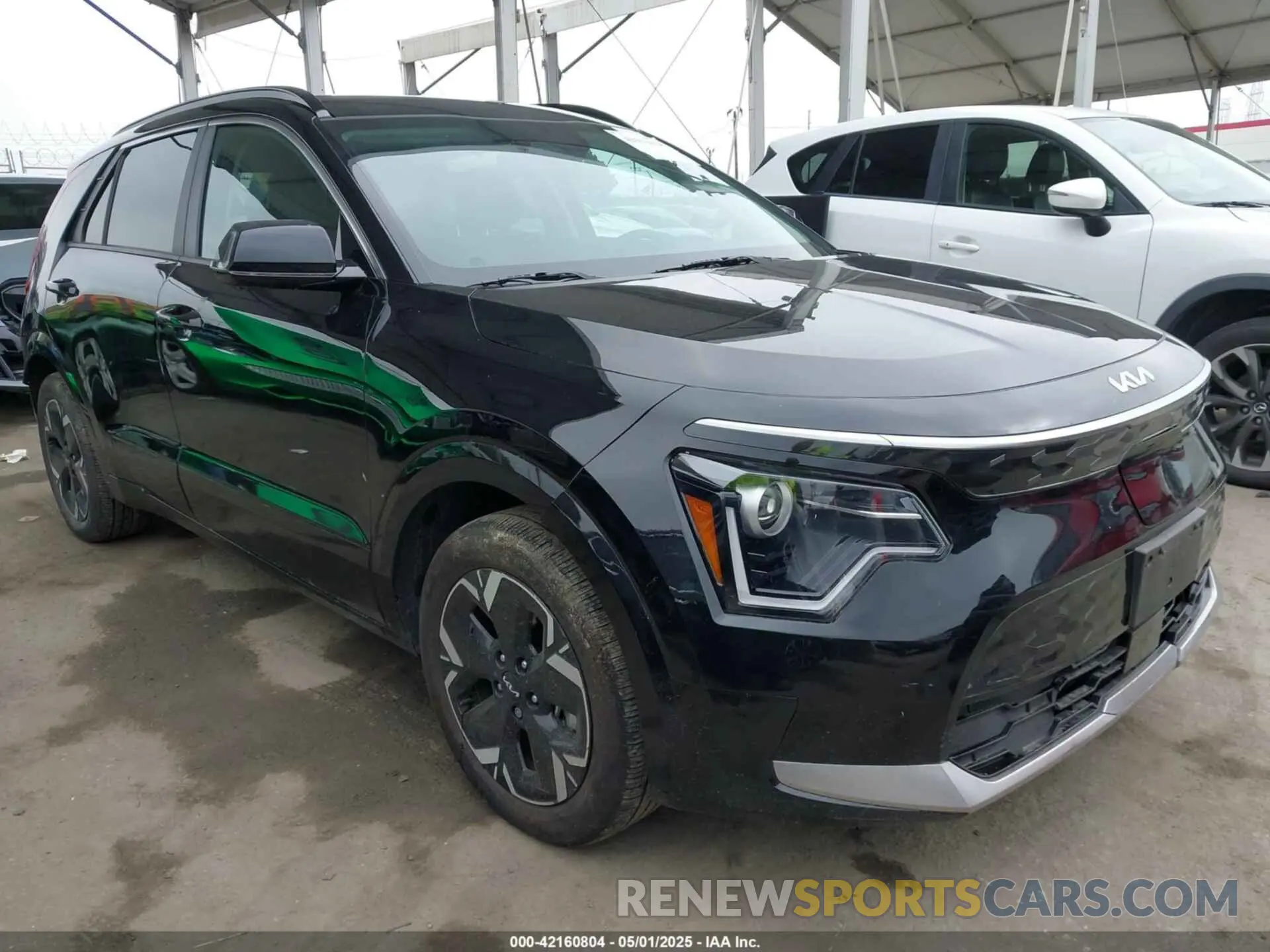 1 Photograph of a damaged car KNDCR3L1XP5038308 KIA NIRO EV 2023