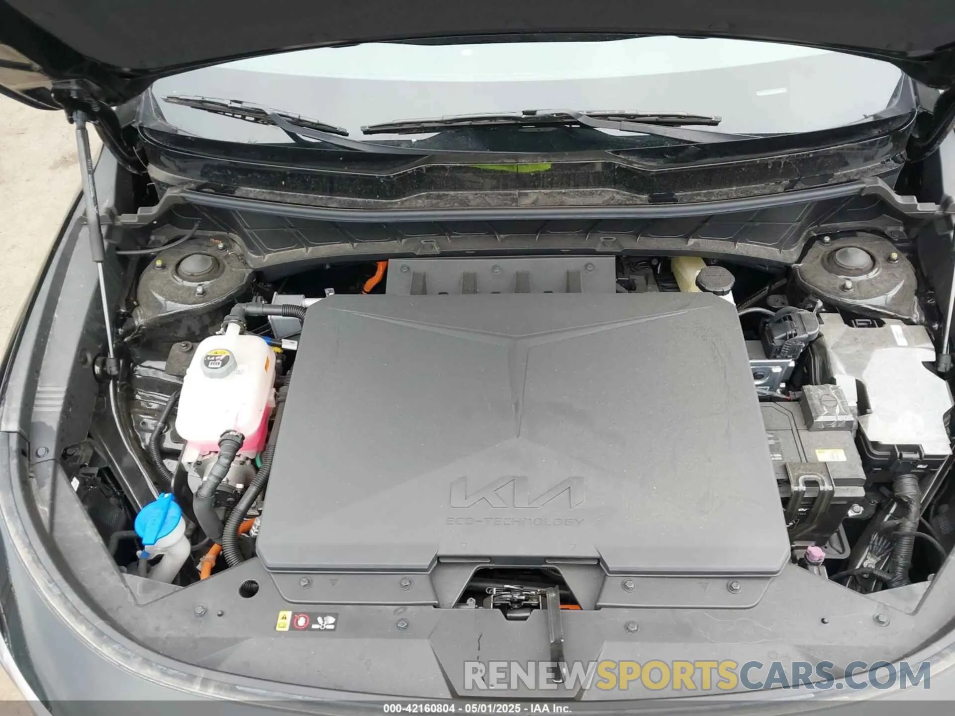 10 Photograph of a damaged car KNDCR3L1XP5038308 KIA NIRO EV 2023