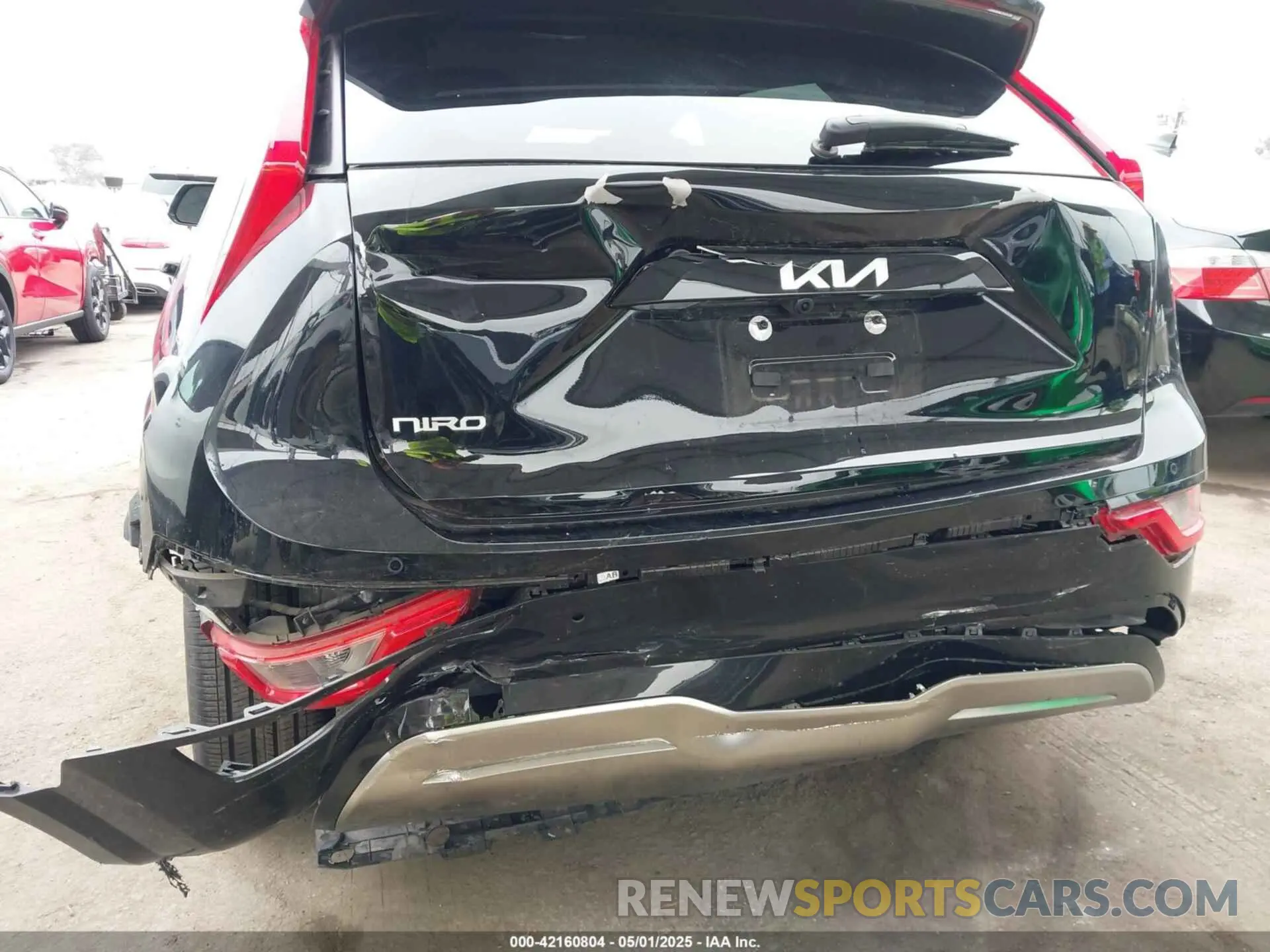 6 Photograph of a damaged car KNDCR3L1XP5038308 KIA NIRO EV 2023