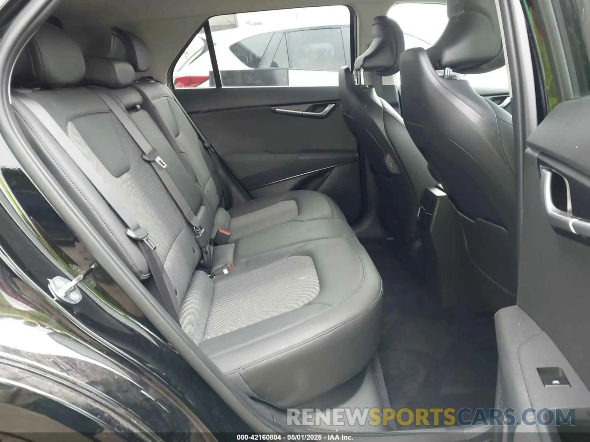 8 Photograph of a damaged car KNDCR3L1XP5038308 KIA NIRO EV 2023