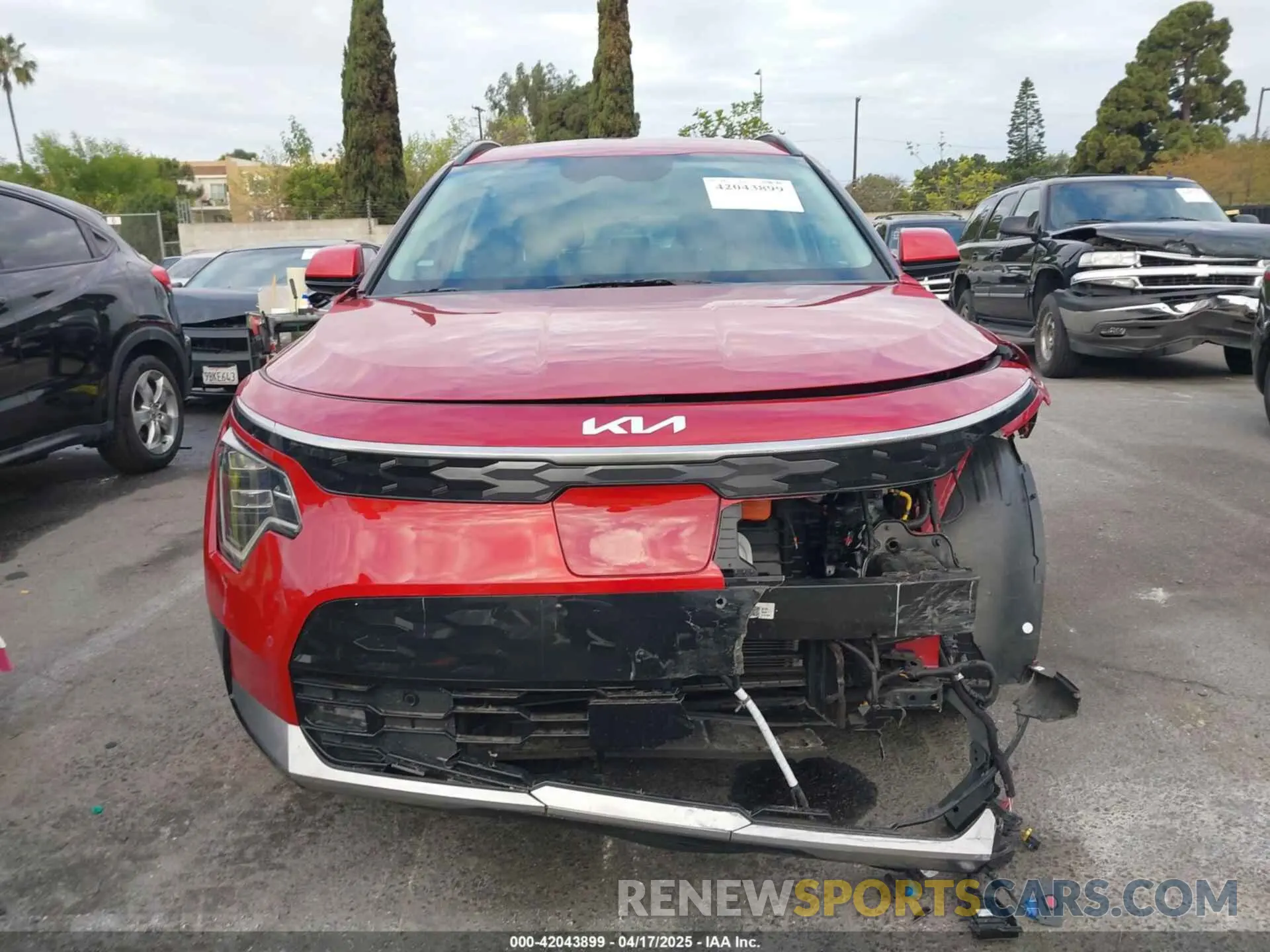 12 Photograph of a damaged car KNDCT3L15P5042588 KIA NIRO EV 2023