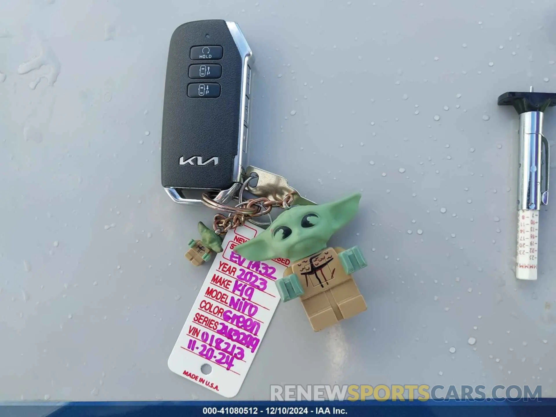 11 Photograph of a damaged car KNDCT3L17P5018213 KIA NIRO EV 2023
