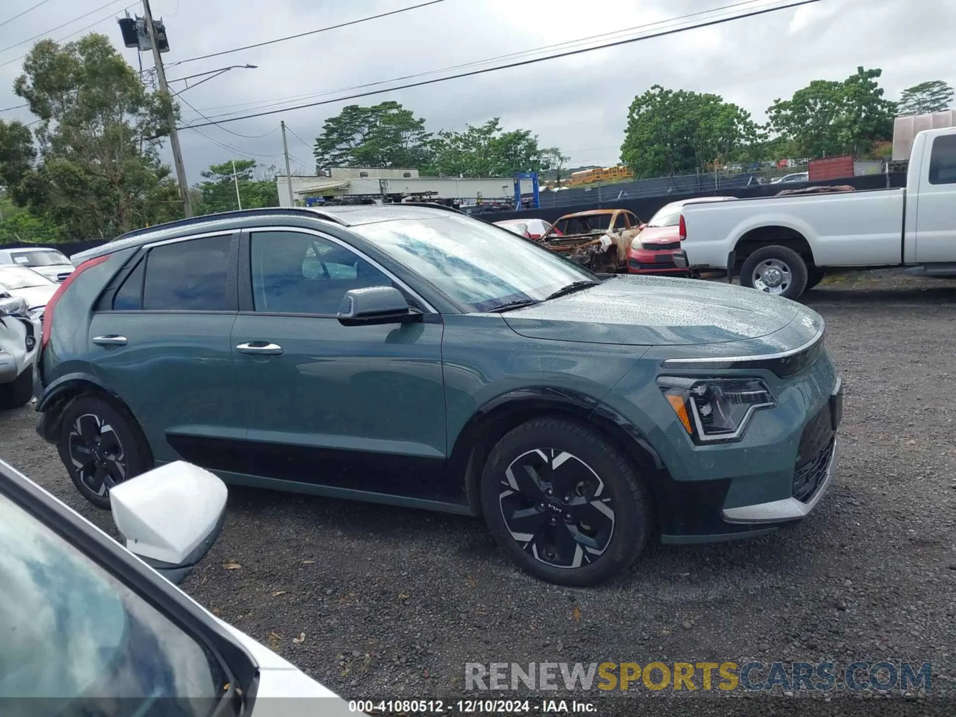 13 Photograph of a damaged car KNDCT3L17P5018213 KIA NIRO EV 2023