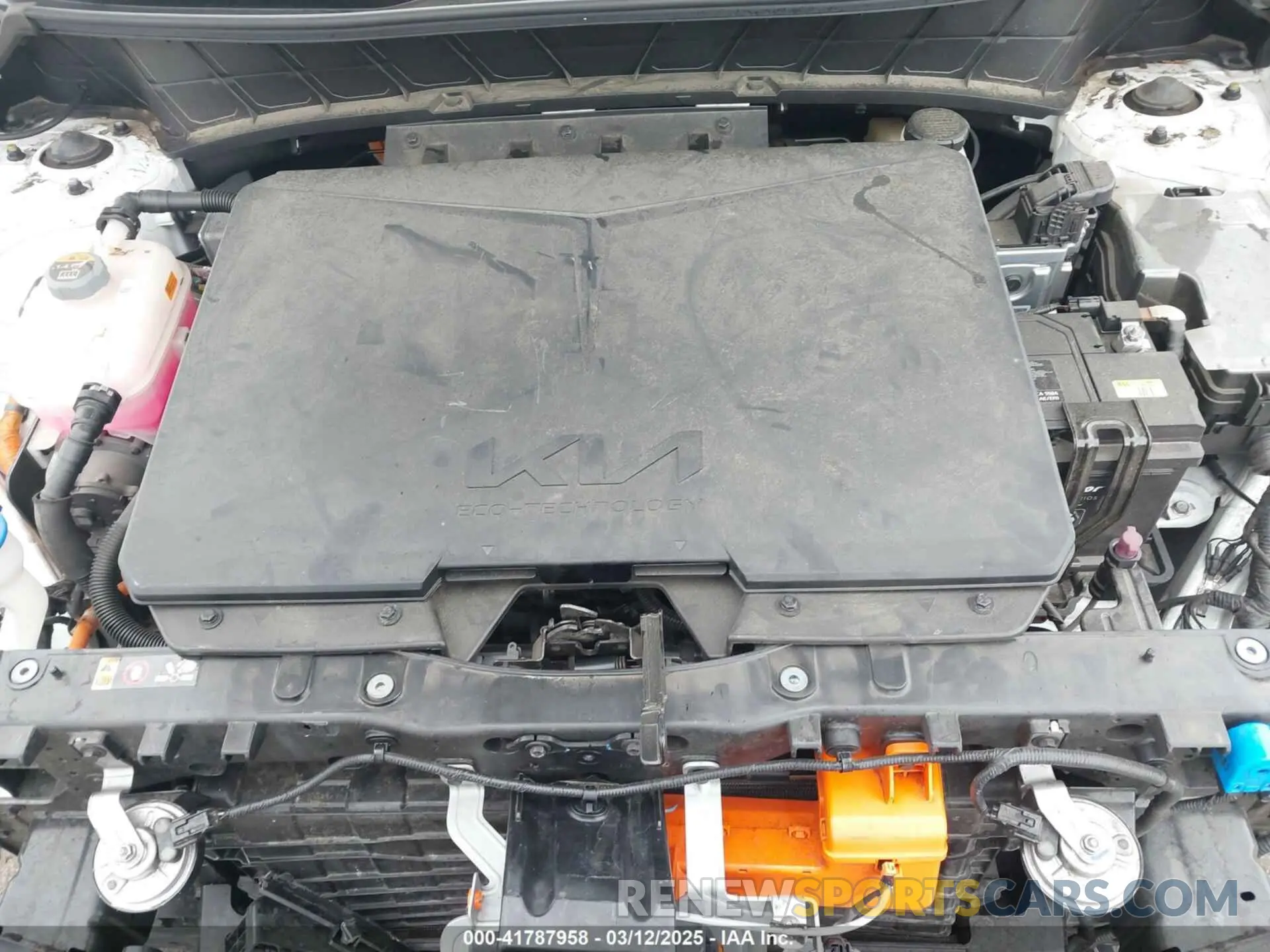 10 Photograph of a damaged car KNDCT3L1XP5068359 KIA NIRO EV 2023