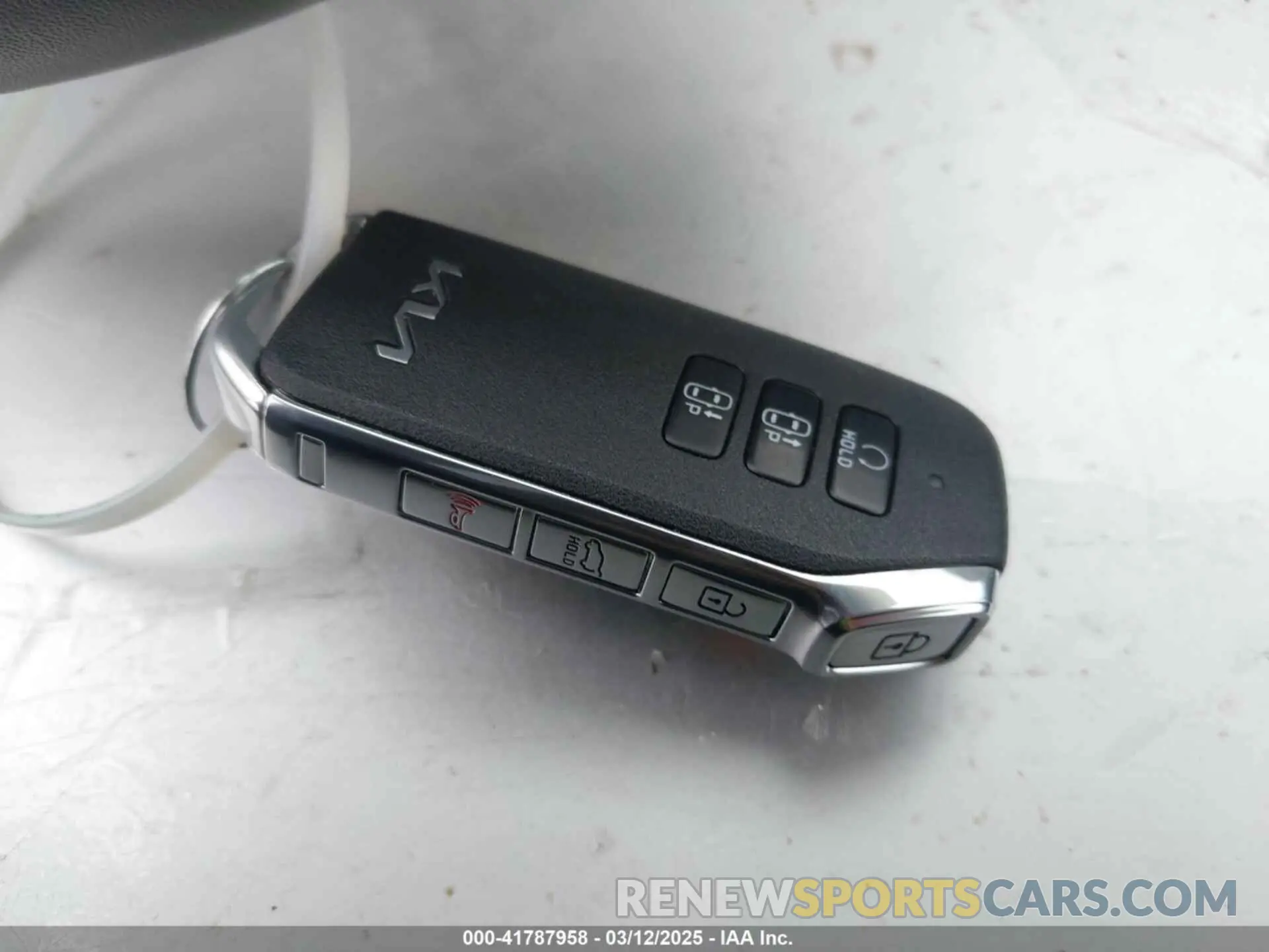11 Photograph of a damaged car KNDCT3L1XP5068359 KIA NIRO EV 2023
