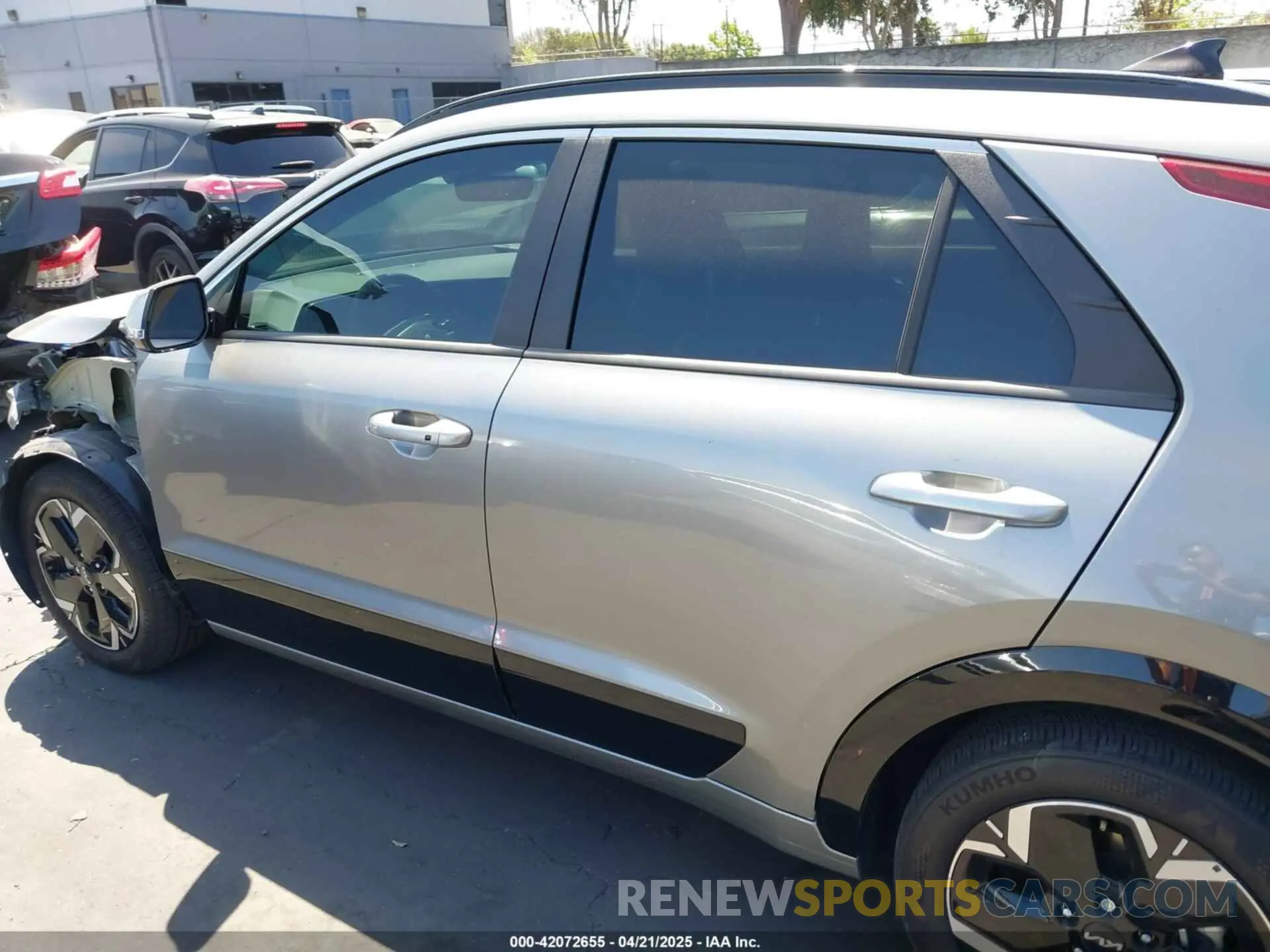 15 Photograph of a damaged car KNDCR3L10R5091750 KIA NIRO EV 2024