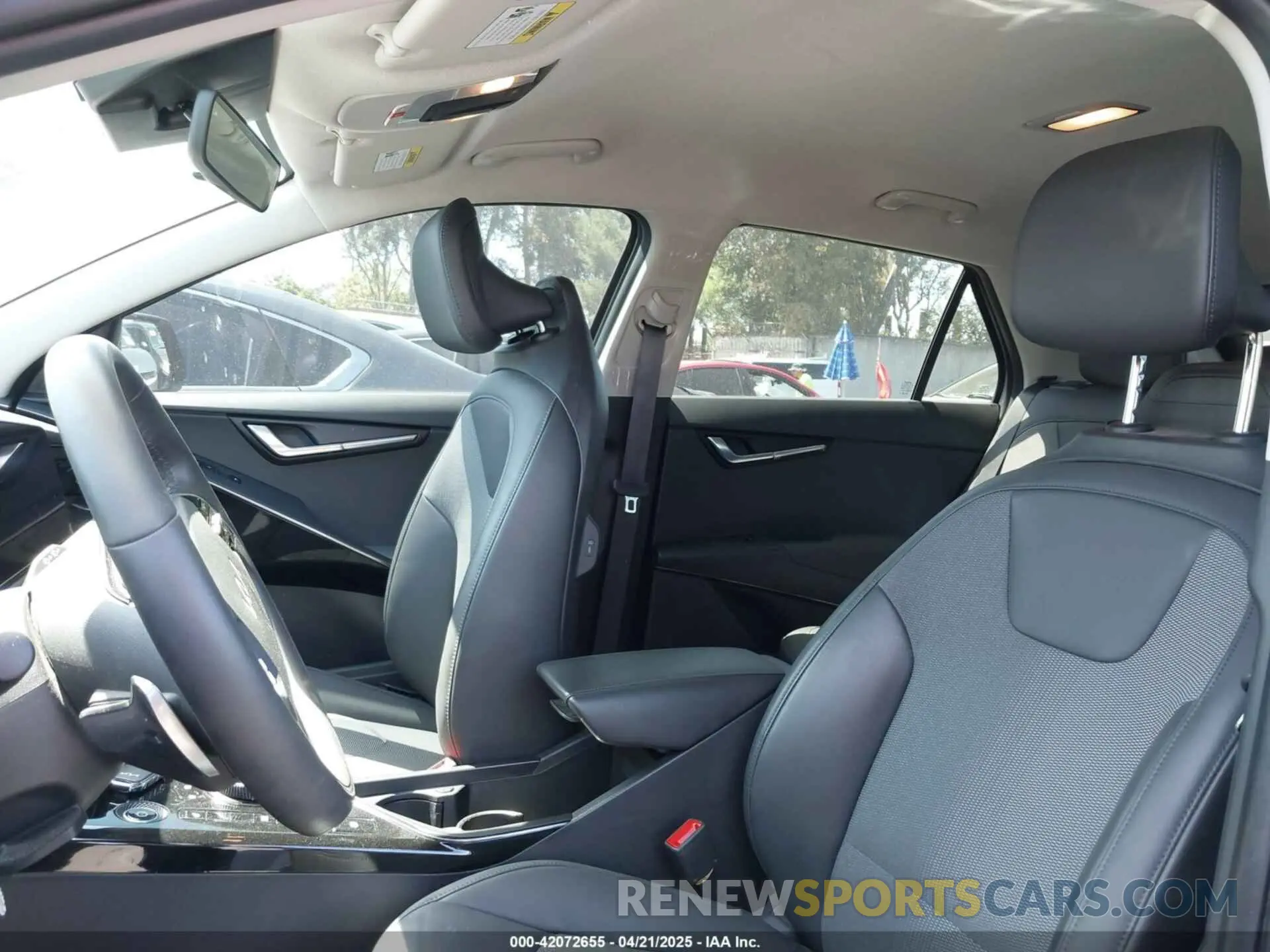 22 Photograph of a damaged car KNDCR3L10R5091750 KIA NIRO EV 2024
