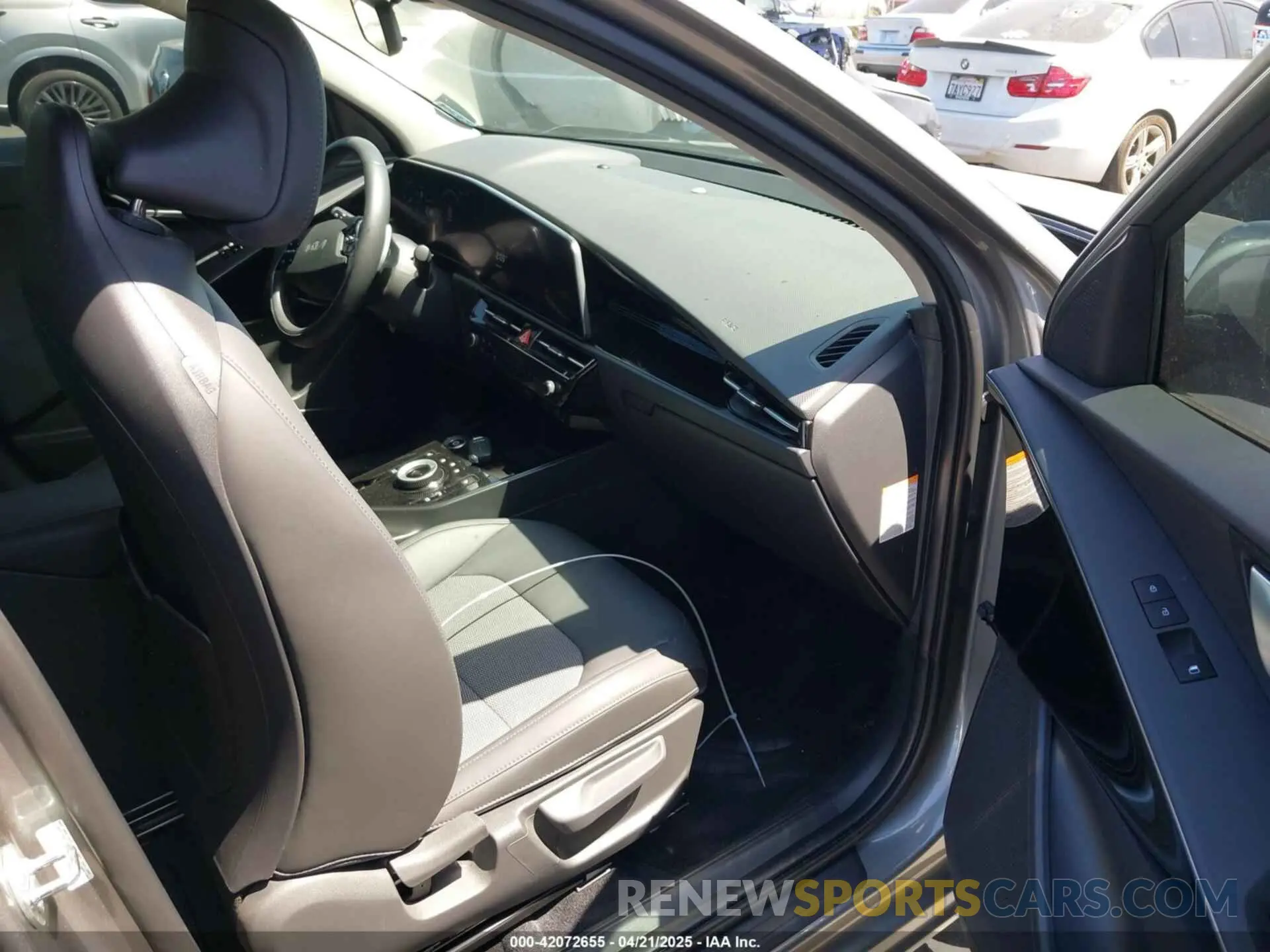 5 Photograph of a damaged car KNDCR3L10R5091750 KIA NIRO EV 2024