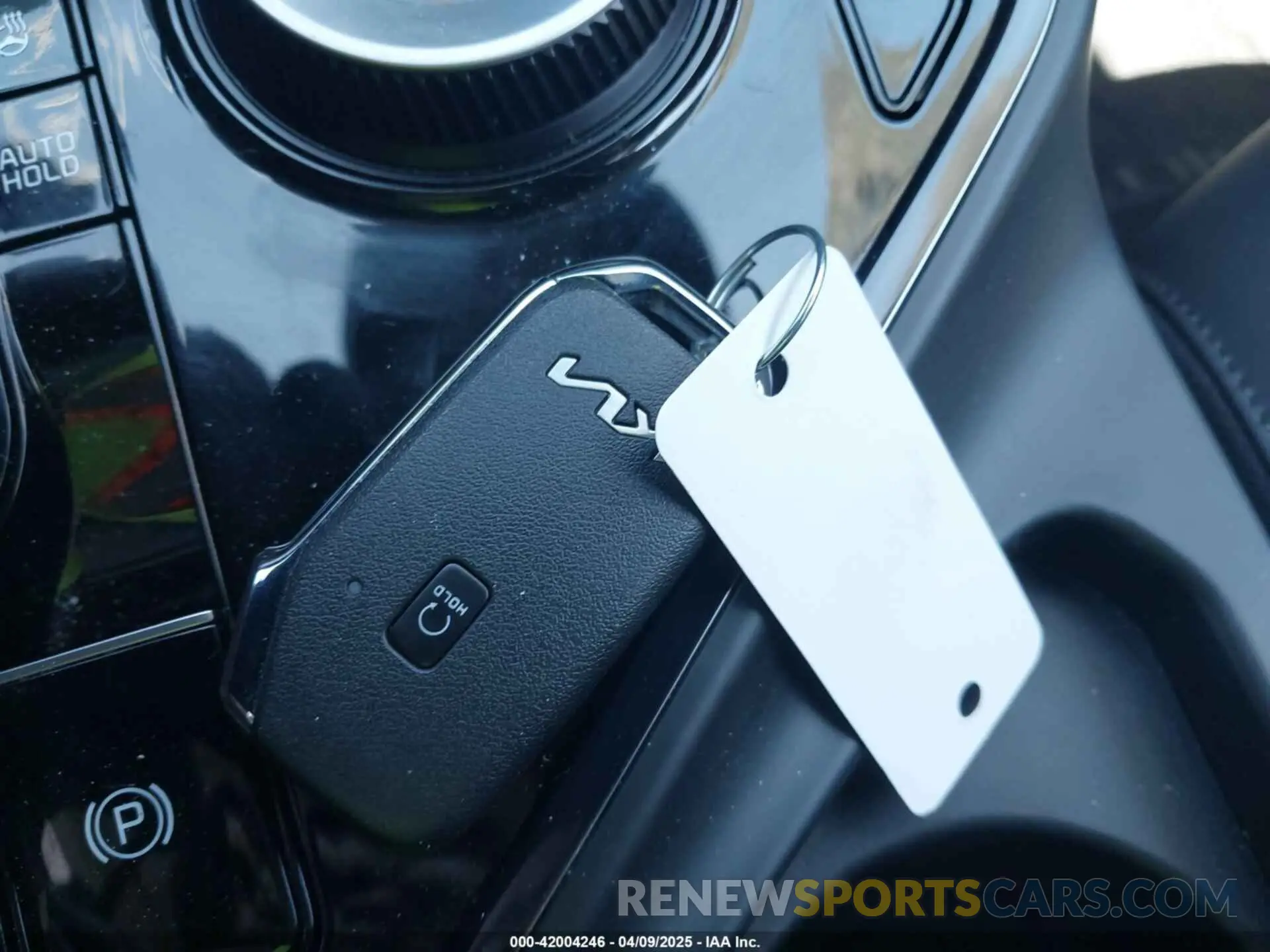11 Photograph of a damaged car KNDCR3L11R5105378 KIA NIRO EV 2024