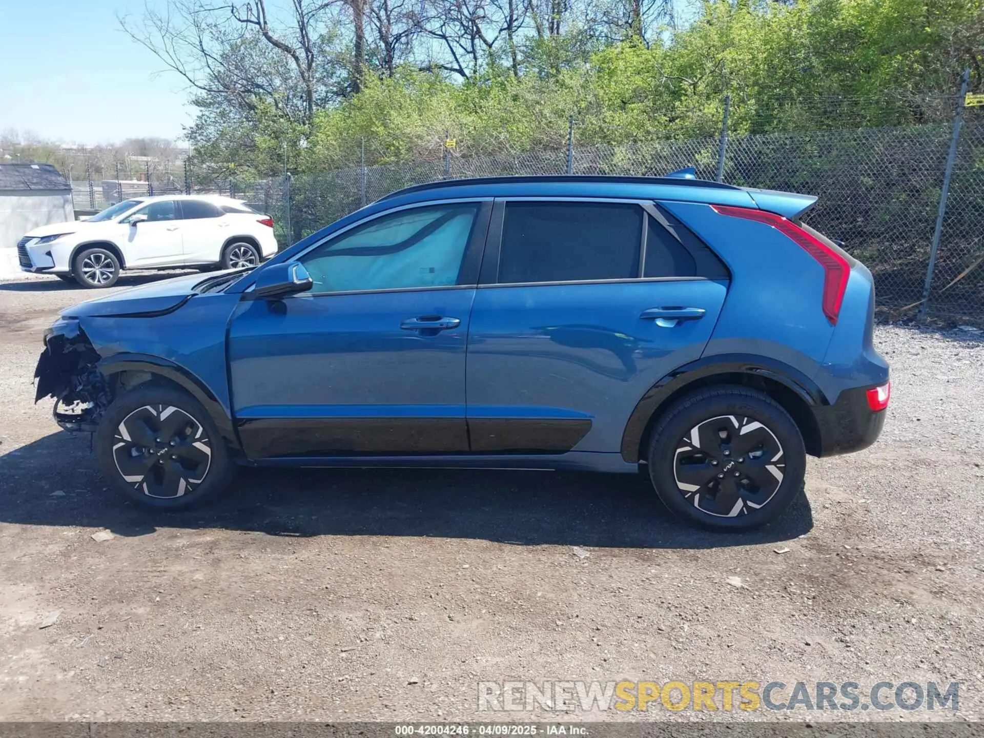 15 Photograph of a damaged car KNDCR3L11R5105378 KIA NIRO EV 2024