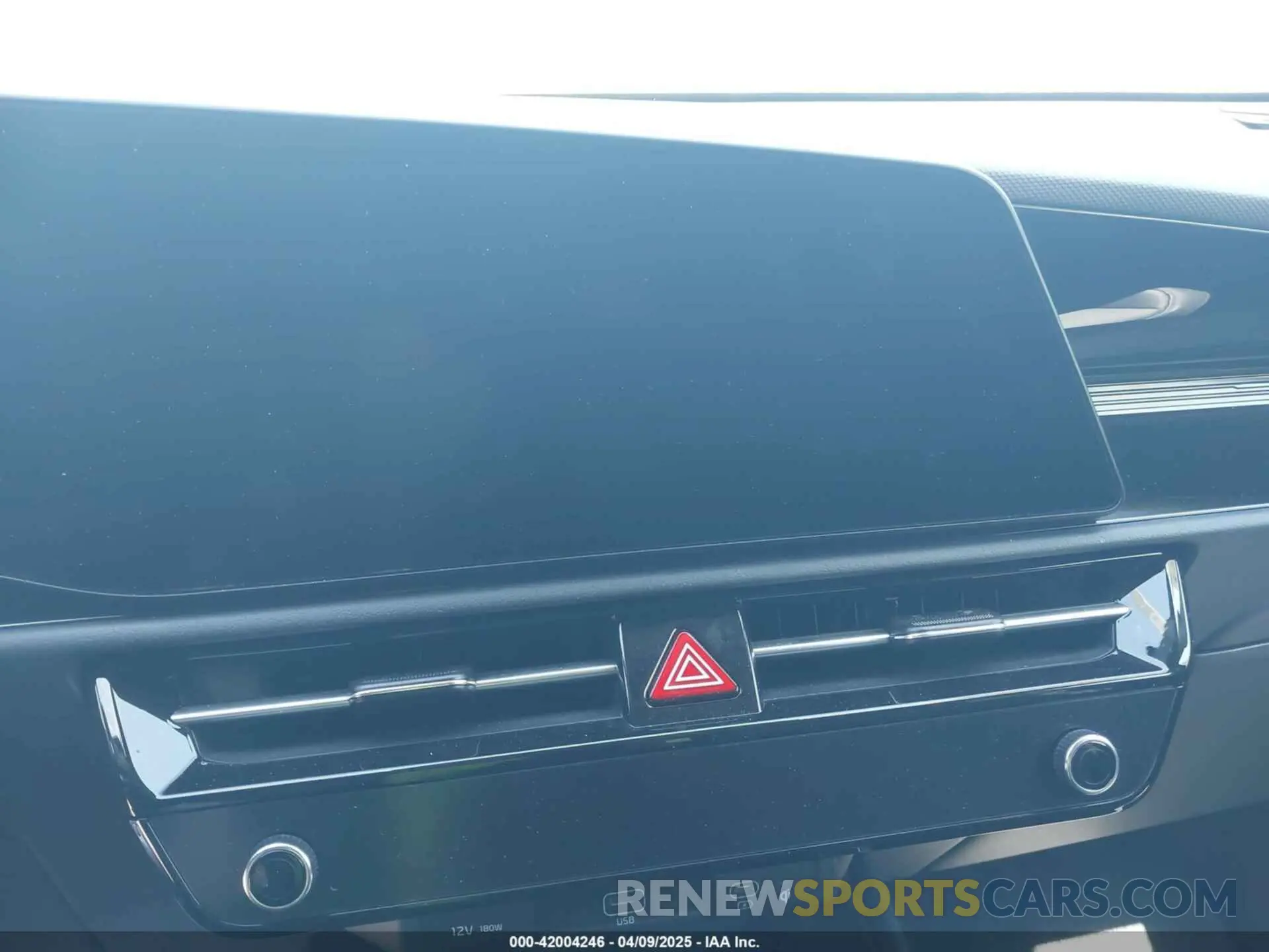19 Photograph of a damaged car KNDCR3L11R5105378 KIA NIRO EV 2024