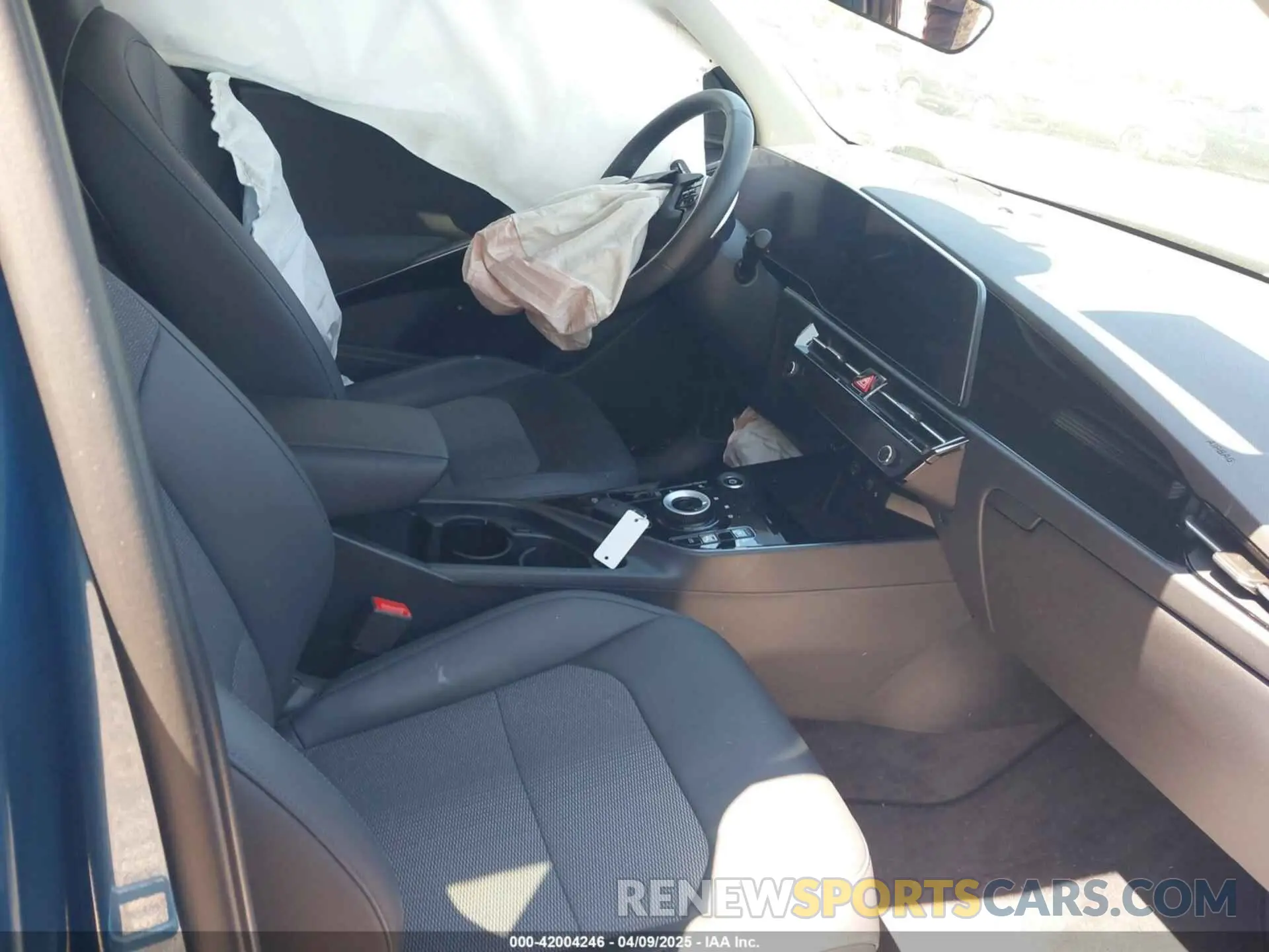 5 Photograph of a damaged car KNDCR3L11R5105378 KIA NIRO EV 2024