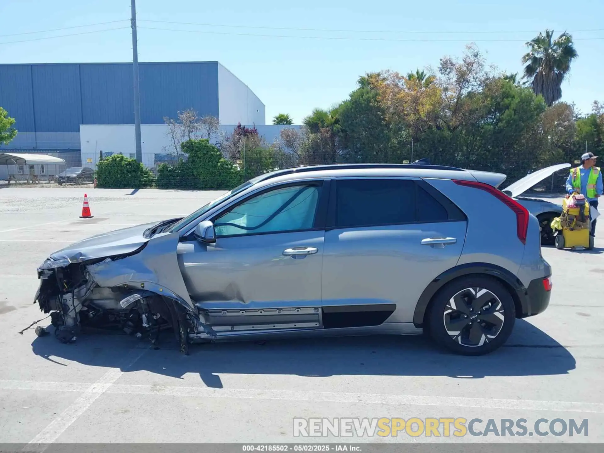 14 Photograph of a damaged car KNDCR3L13R5082380 KIA NIRO EV 2024