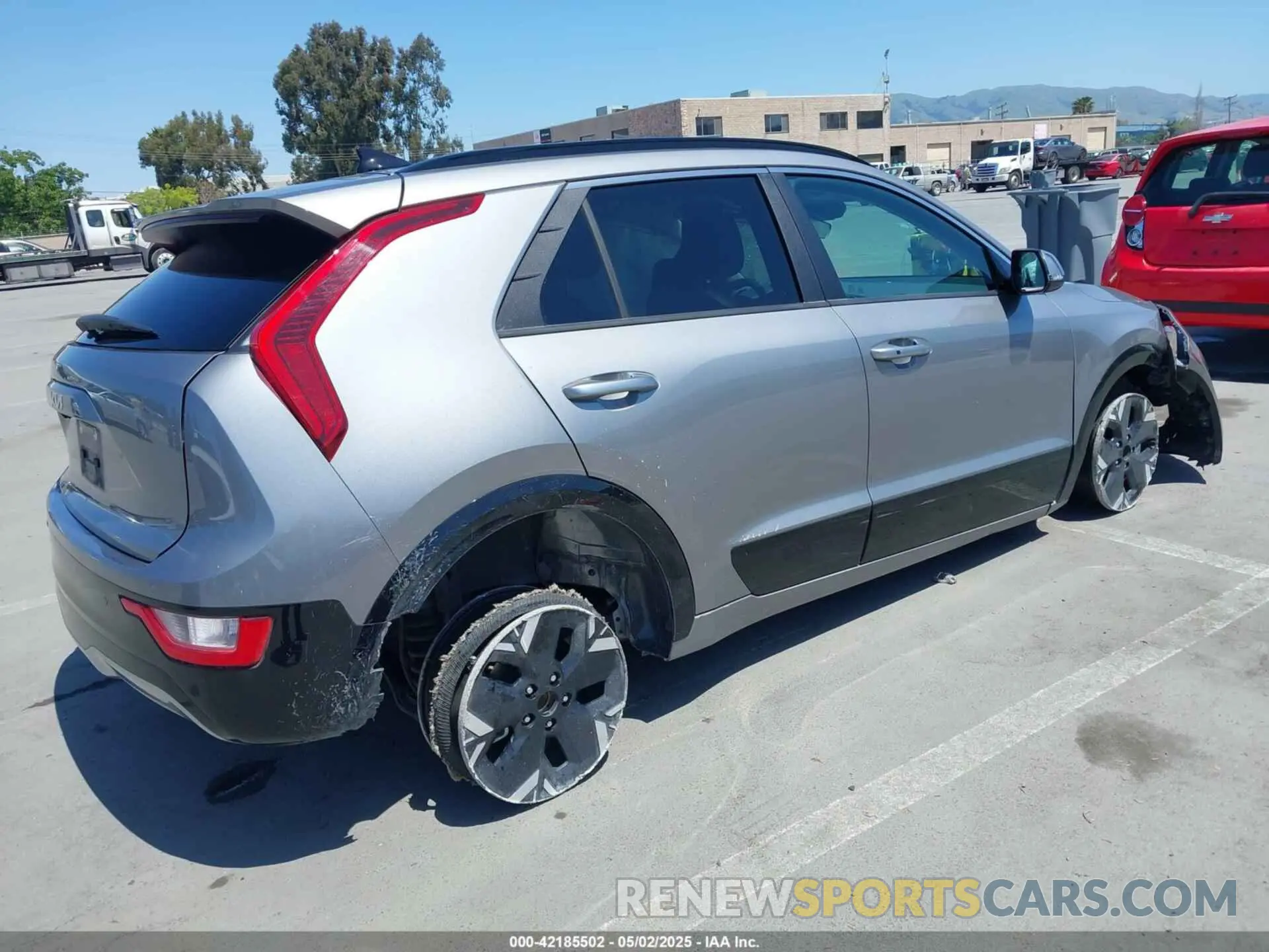 4 Photograph of a damaged car KNDCR3L13R5082380 KIA NIRO EV 2024