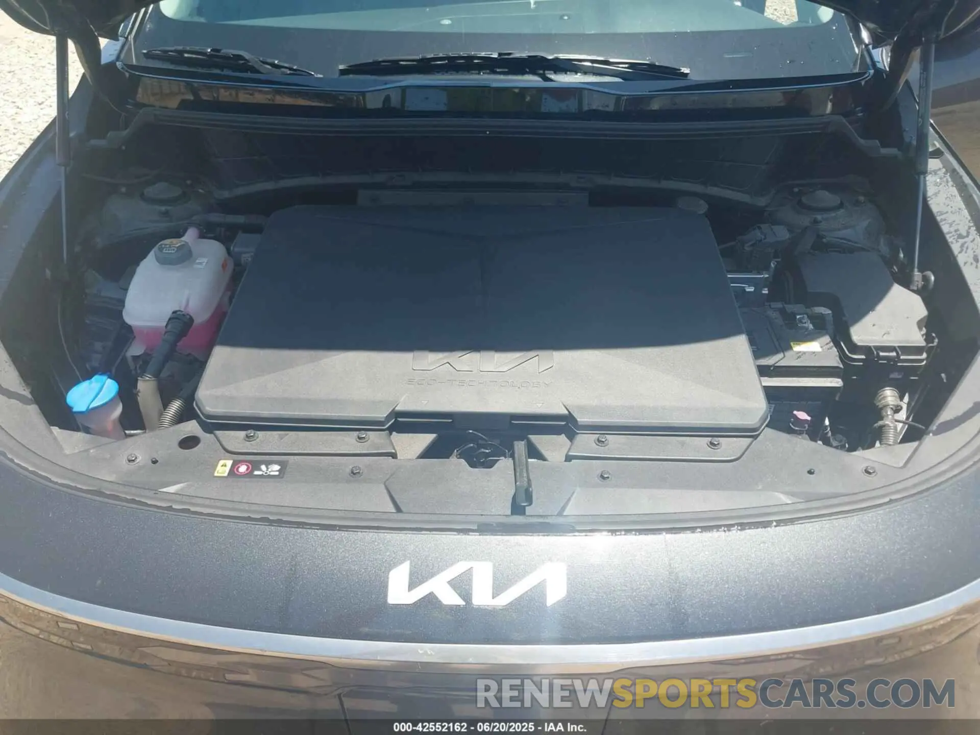 10 Photograph of a damaged car KNDCR3L16R5091302 KIA NIRO EV 2024