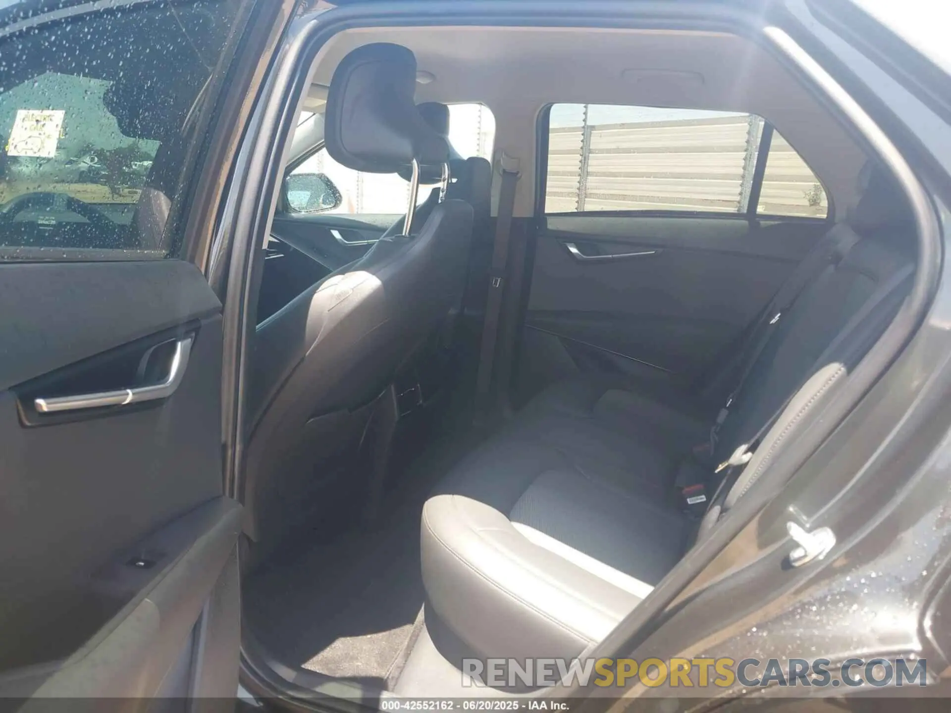 8 Photograph of a damaged car KNDCR3L16R5091302 KIA NIRO EV 2024