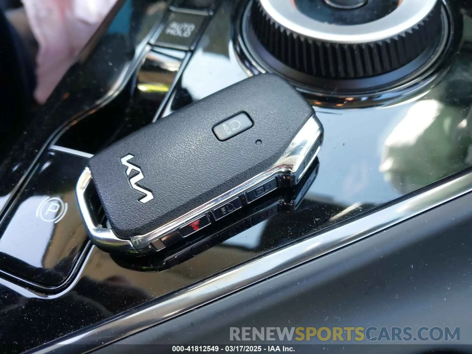 11 Photograph of a damaged car KNDCR3L18R5120606 KIA NIRO EV 2024